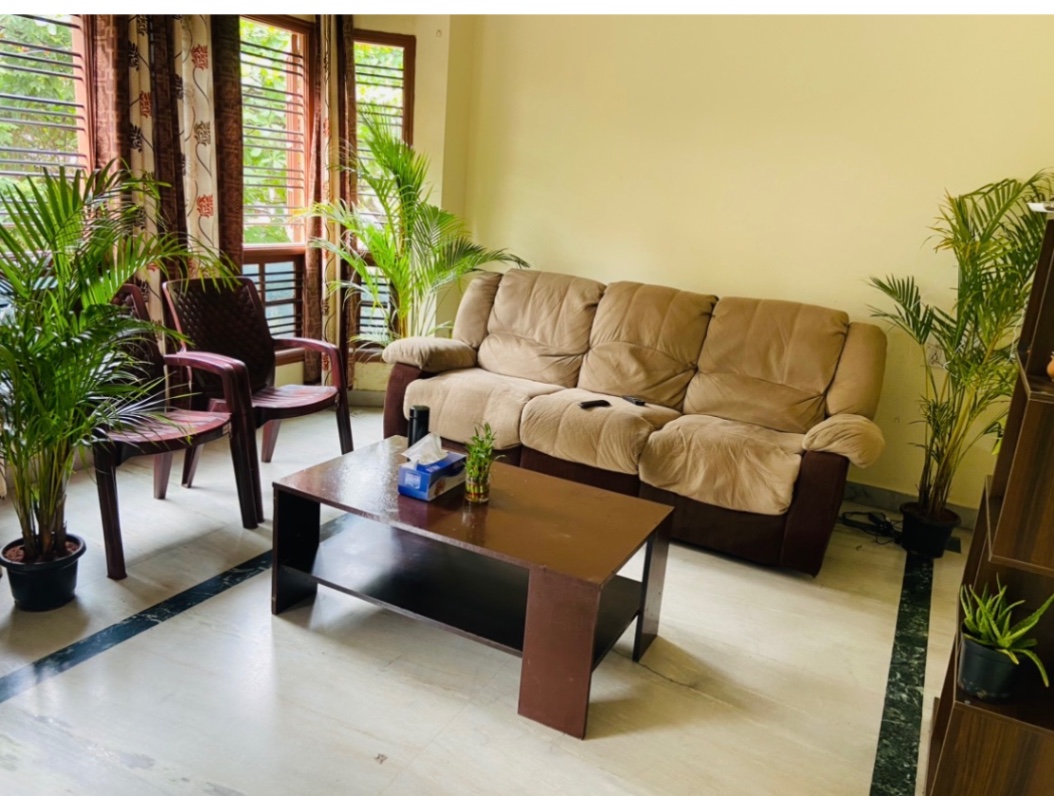 https://findmyroom-property-images-india.s3.ap-south-1.amazonaws.com/aeufx-1760121600173-56617