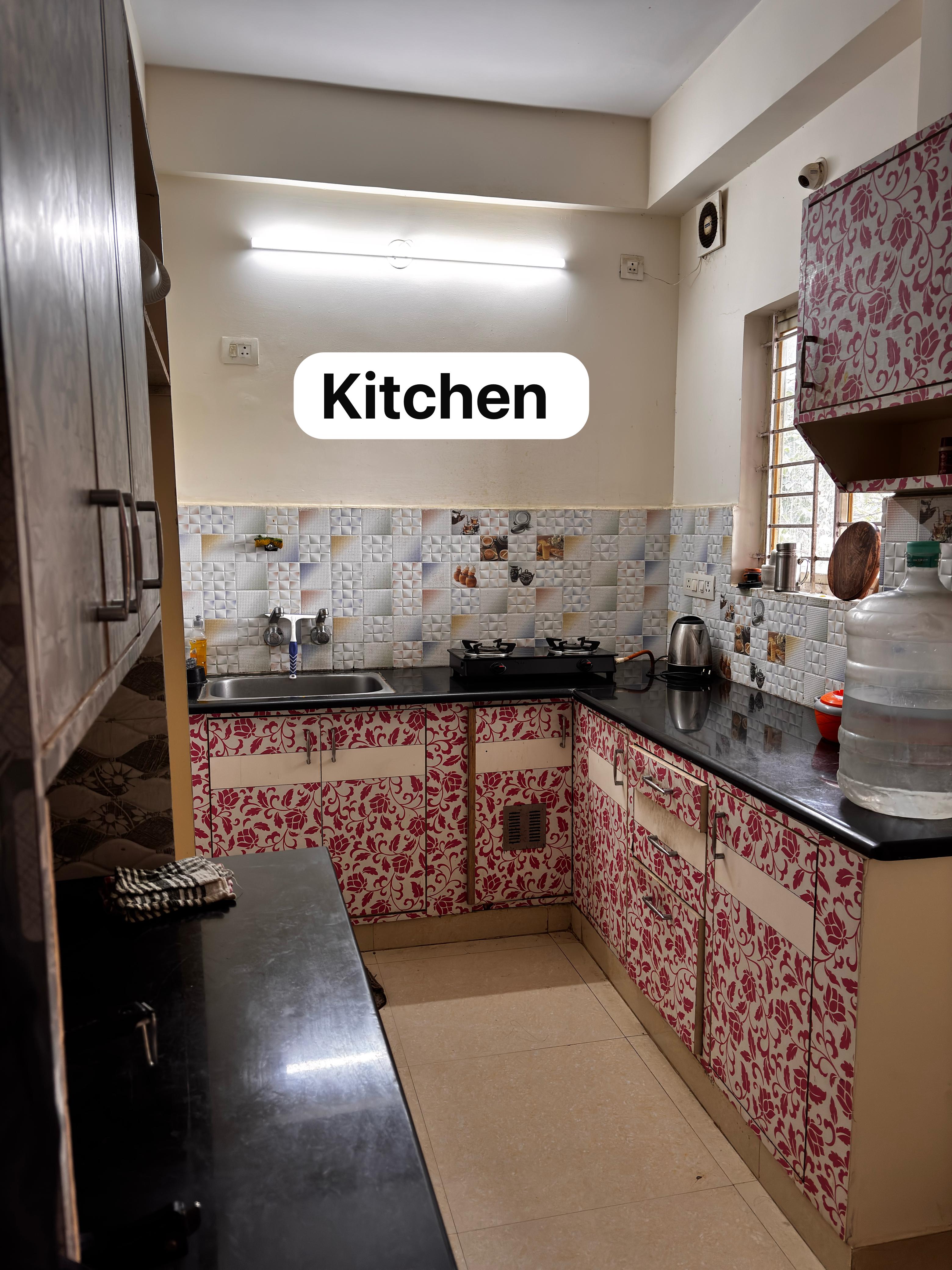 https://findmyroom-property-images-india.s3.ap-south-1.amazonaws.com/agczj-1754137538722-13811.jpg