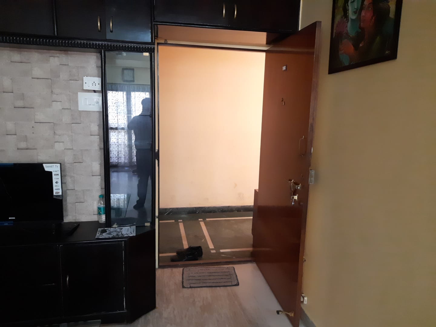 https://findmyroom-property-images-india.s3.ap-south-1.amazonaws.com/algjv-1681361025457-26680.jpg