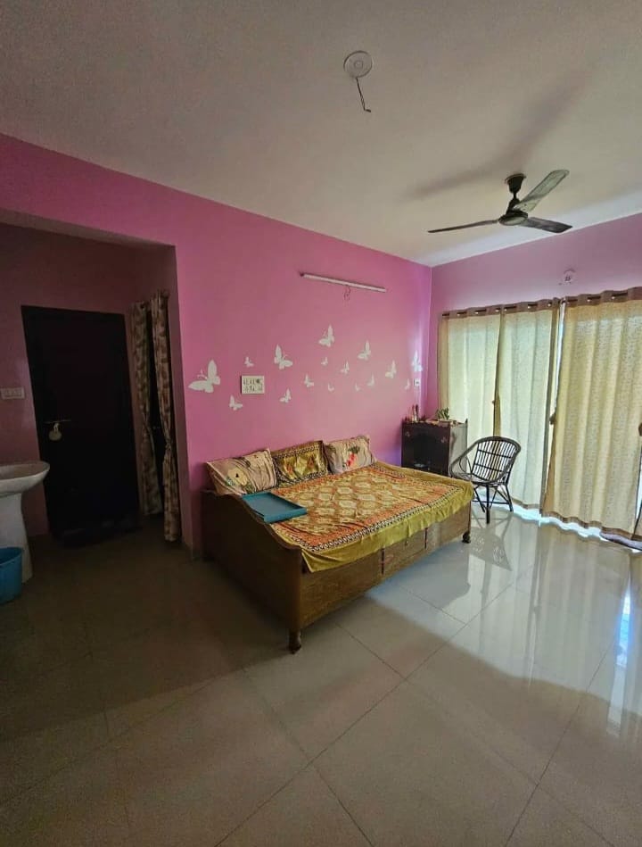 https://findmyroom-property-images-india.s3.ap-south-1.amazonaws.com/amjor-1765604524749-34088.jpg