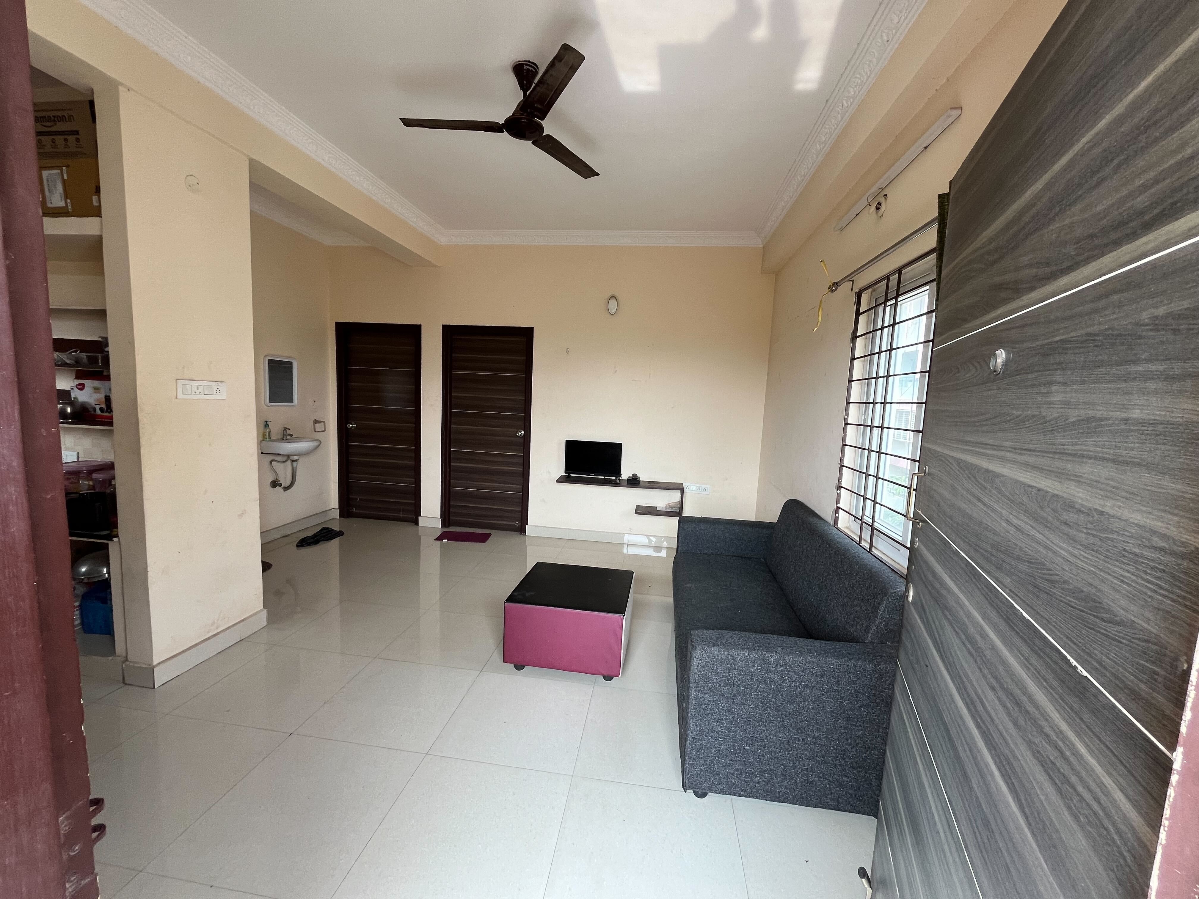 https://findmyroom-property-images-india.s3.ap-south-1.amazonaws.com/anfmo-1728575166228-44185.jpg