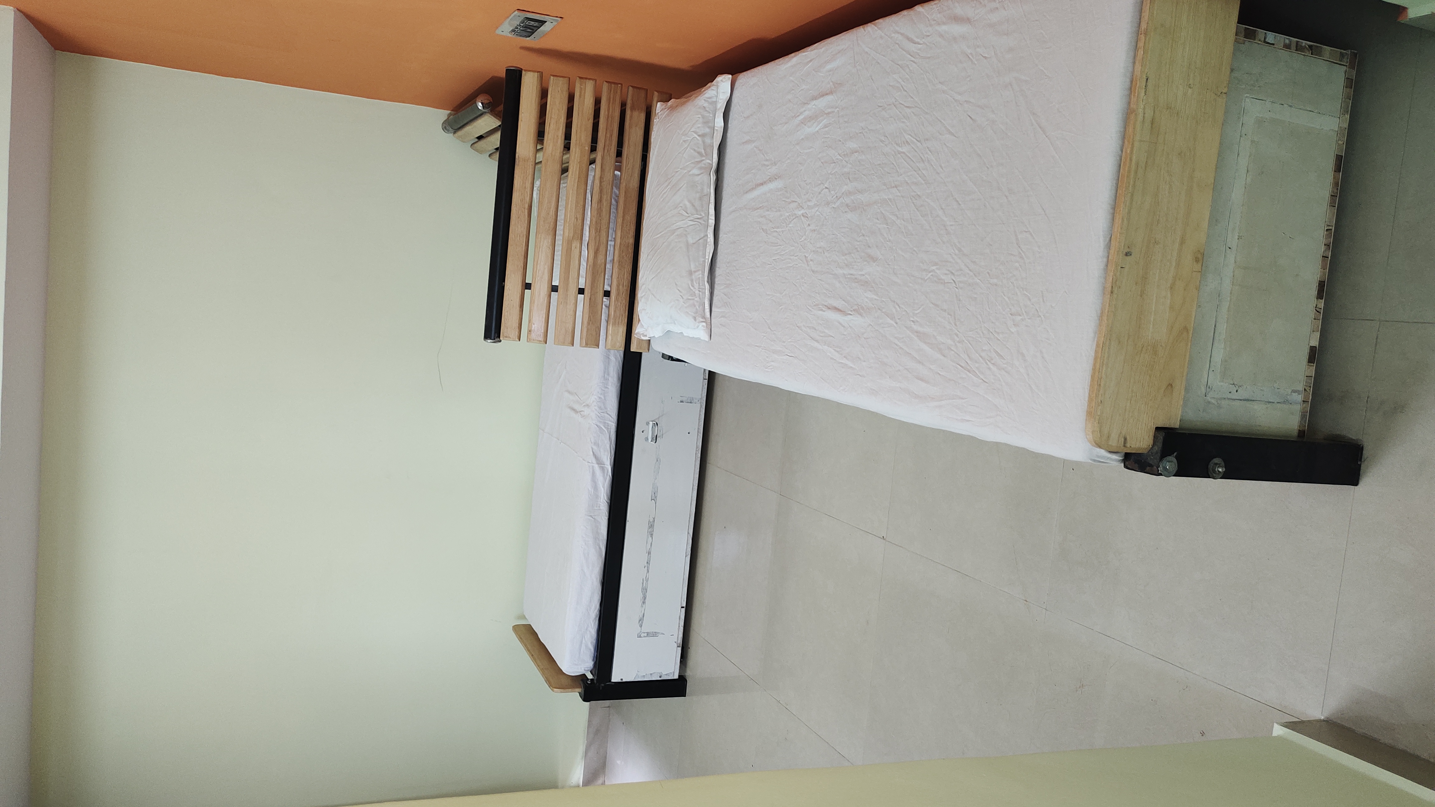 https://findmyroom-property-images-india.s3.ap-south-1.amazonaws.com/aphof-1732891936596-82740.jpg