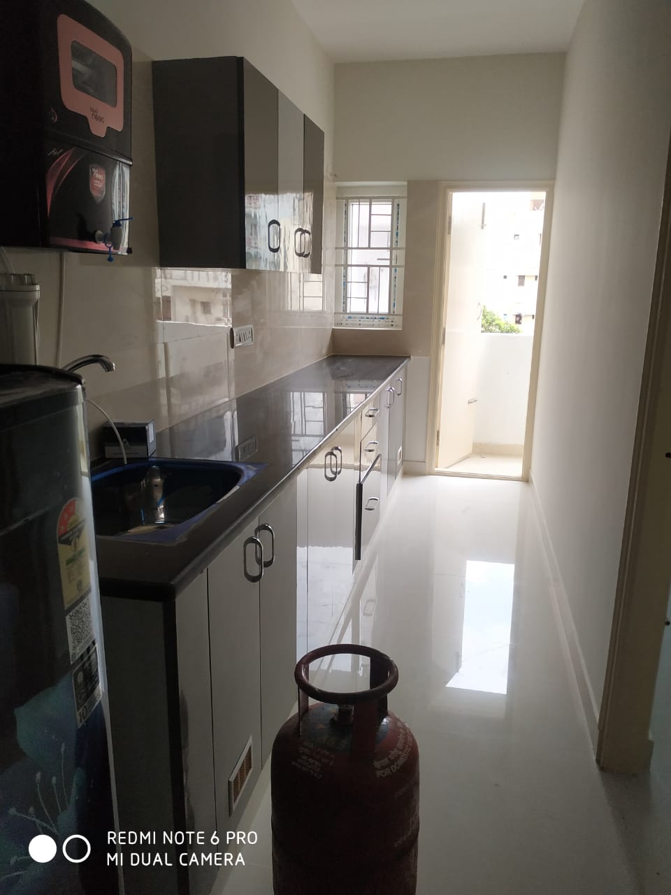 https://findmyroom-property-images-india.s3.ap-south-1.amazonaws.com/asbqb-1702892716655-03014.jpeg
