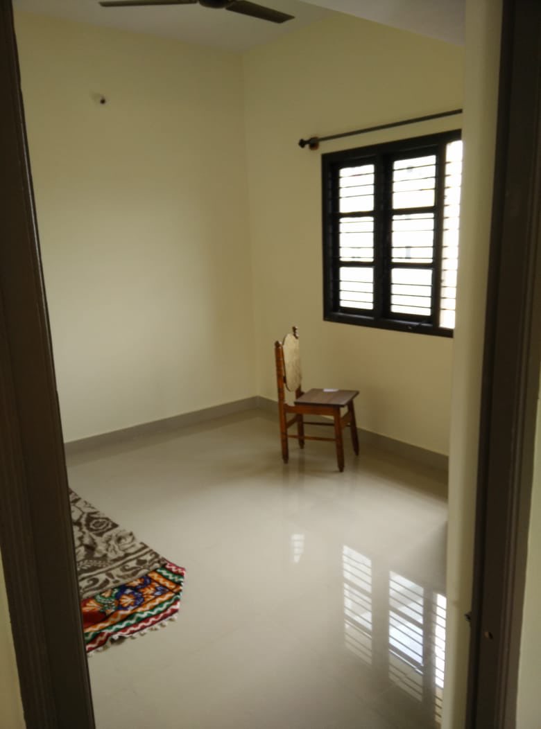 https://findmyroom-property-images-india.s3.ap-south-1.amazonaws.com/aumol-1768008027104-51855