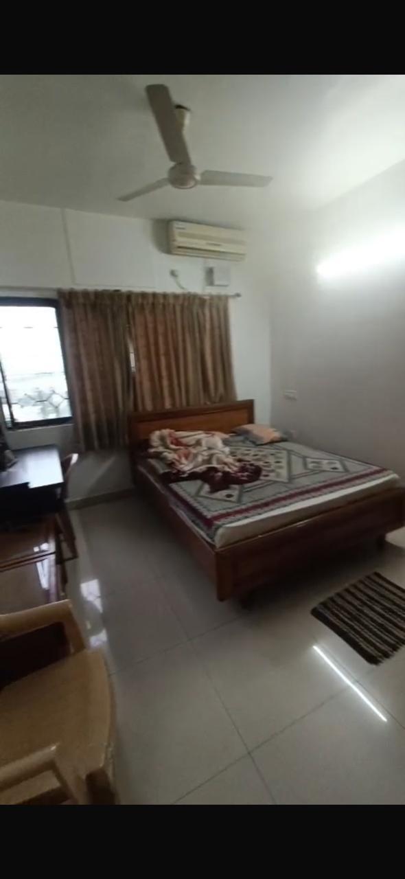 https://findmyroom-property-images-india.s3.ap-south-1.amazonaws.com/avduq-1764940594098-55850