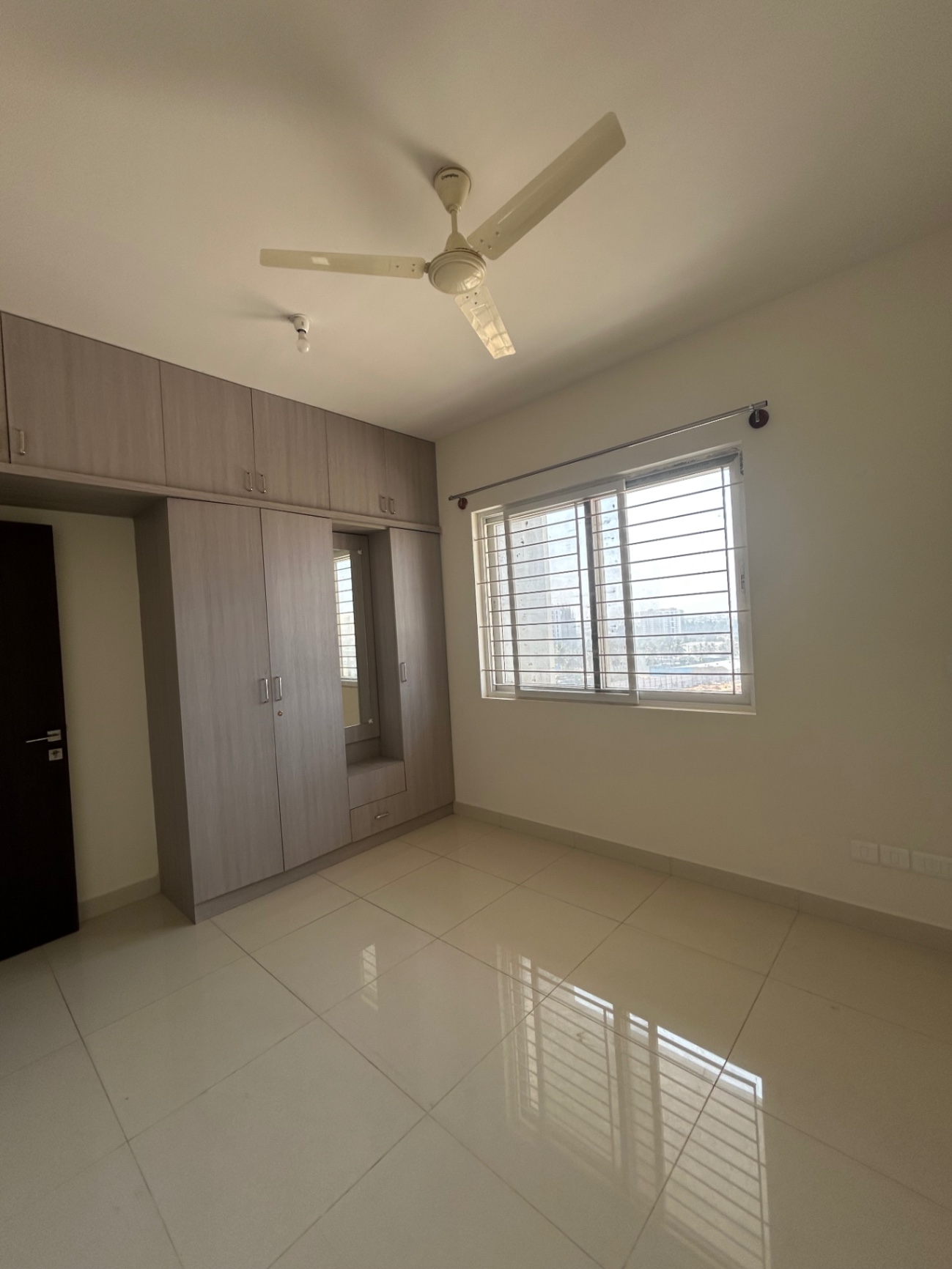 https://findmyroom-property-images-india.s3.ap-south-1.amazonaws.com/axsfj-1770914984618-07785