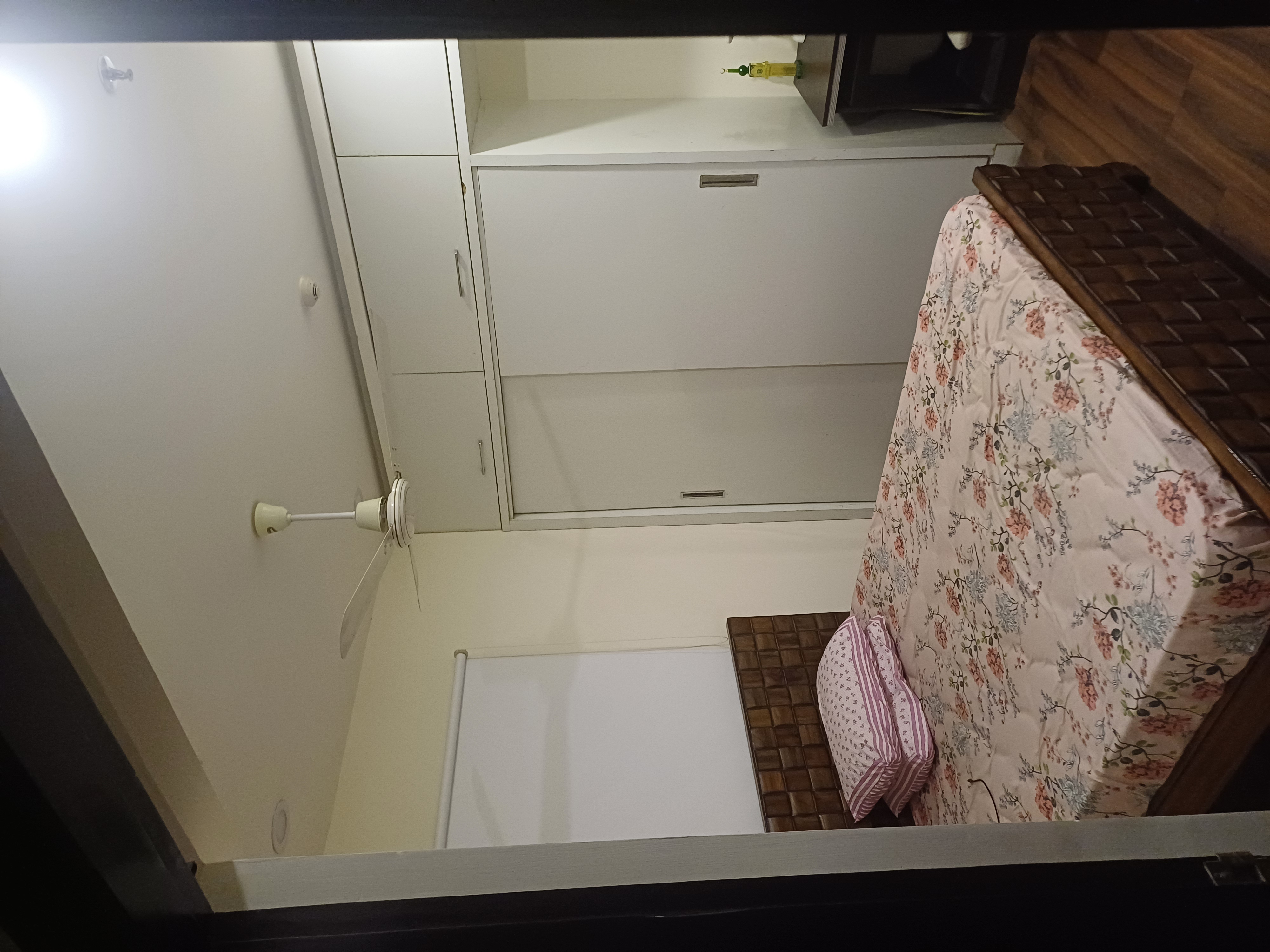 https://findmyroom-property-images-india.s3.ap-south-1.amazonaws.com/ayuqy-1745411649673-42637.jpg