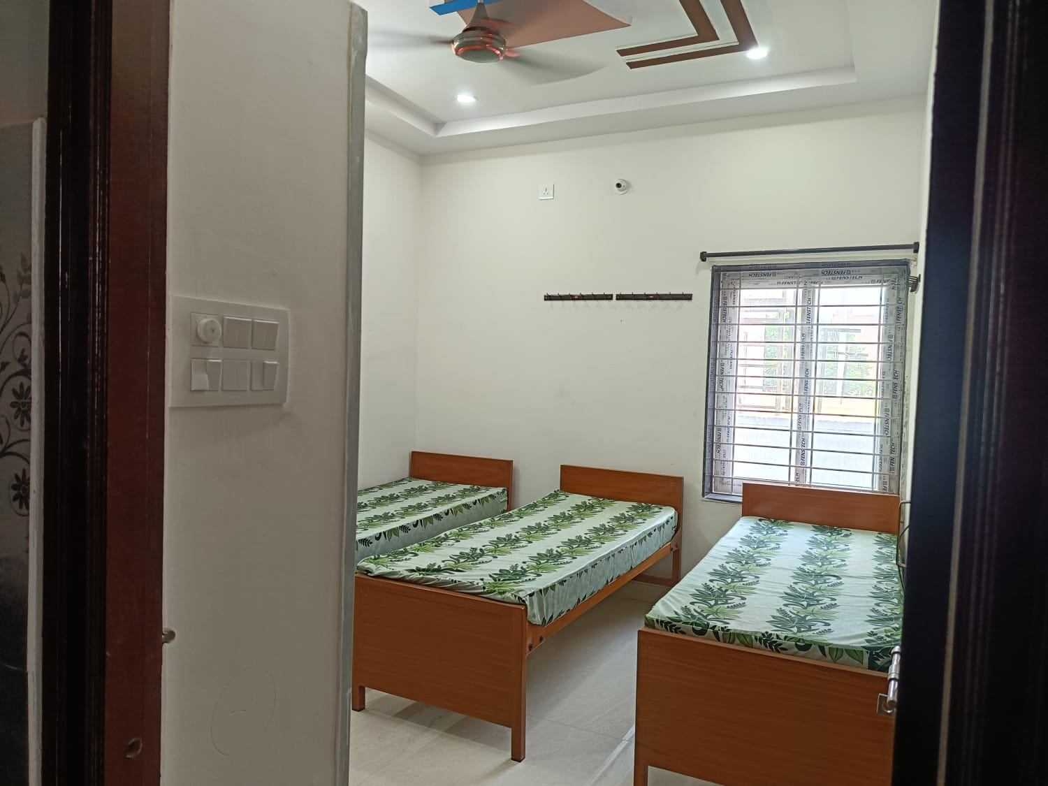 https://findmyroom-property-images-india.s3.ap-south-1.amazonaws.com/aywae-1771256176149-35581