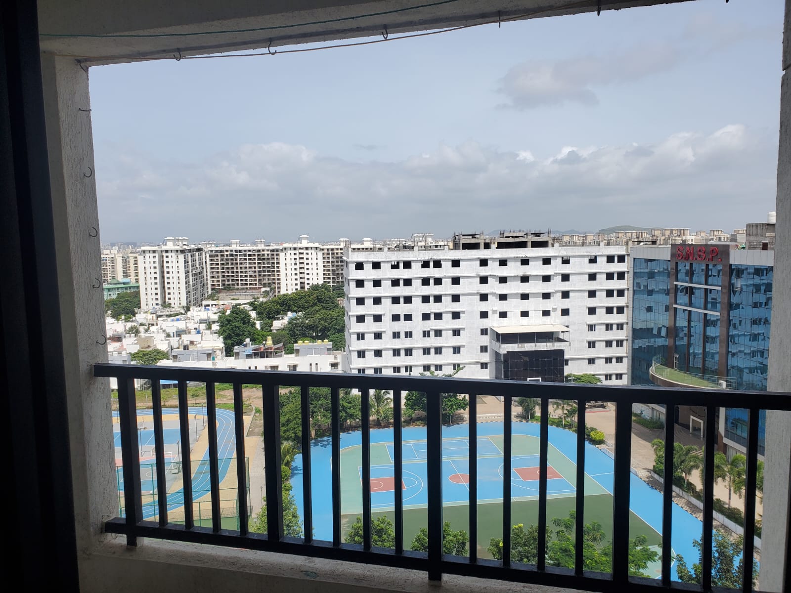 https://findmyroom-property-images-india.s3.ap-south-1.amazonaws.com/azfum-1758625989361-81243.jpeg