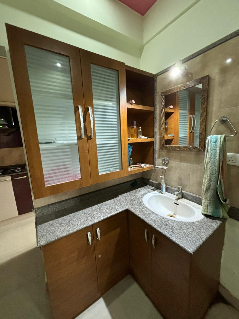 https://findmyroom-property-images-india.s3.ap-south-1.amazonaws.com/bctht-1719918898036-54701.jpeg
