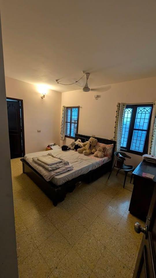 https://findmyroom-property-images-india.s3.ap-south-1.amazonaws.com/bekno-1762687533044-88636