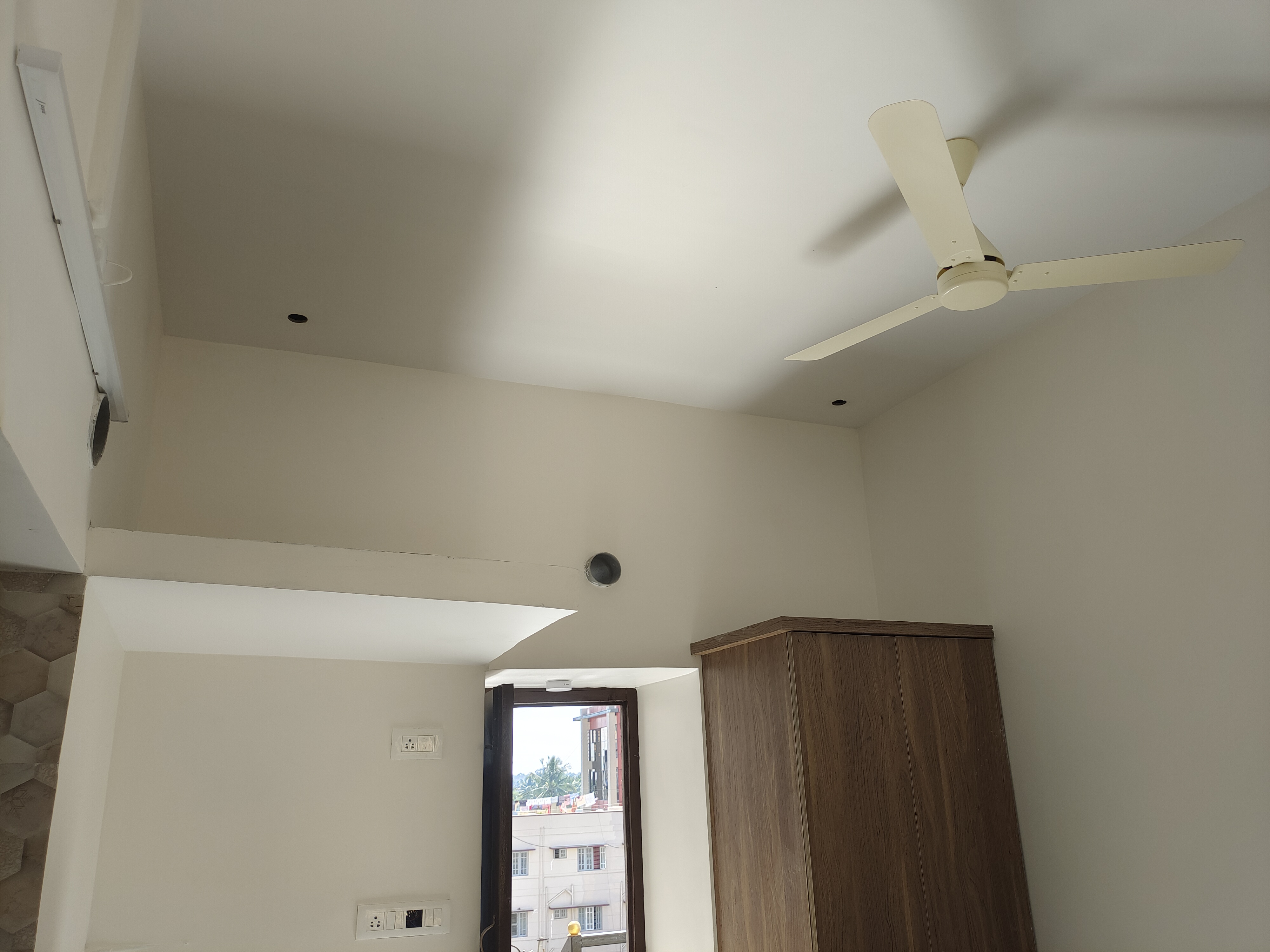 https://findmyroom-property-images-india.s3.ap-south-1.amazonaws.com/bffwz-1701066118762-38357.jpg