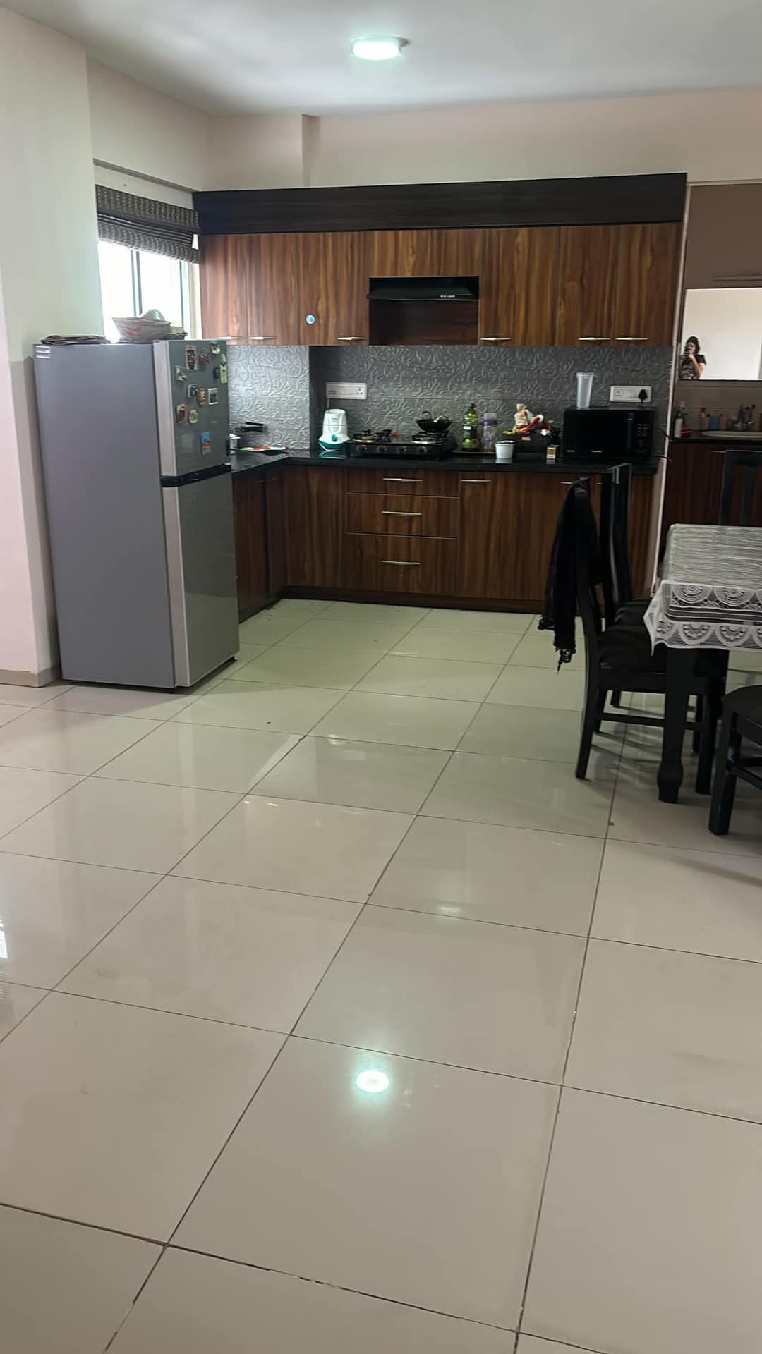 https://findmyroom-property-images-india.s3.ap-south-1.amazonaws.com/bfwfl-1740289040077-22127.jpg