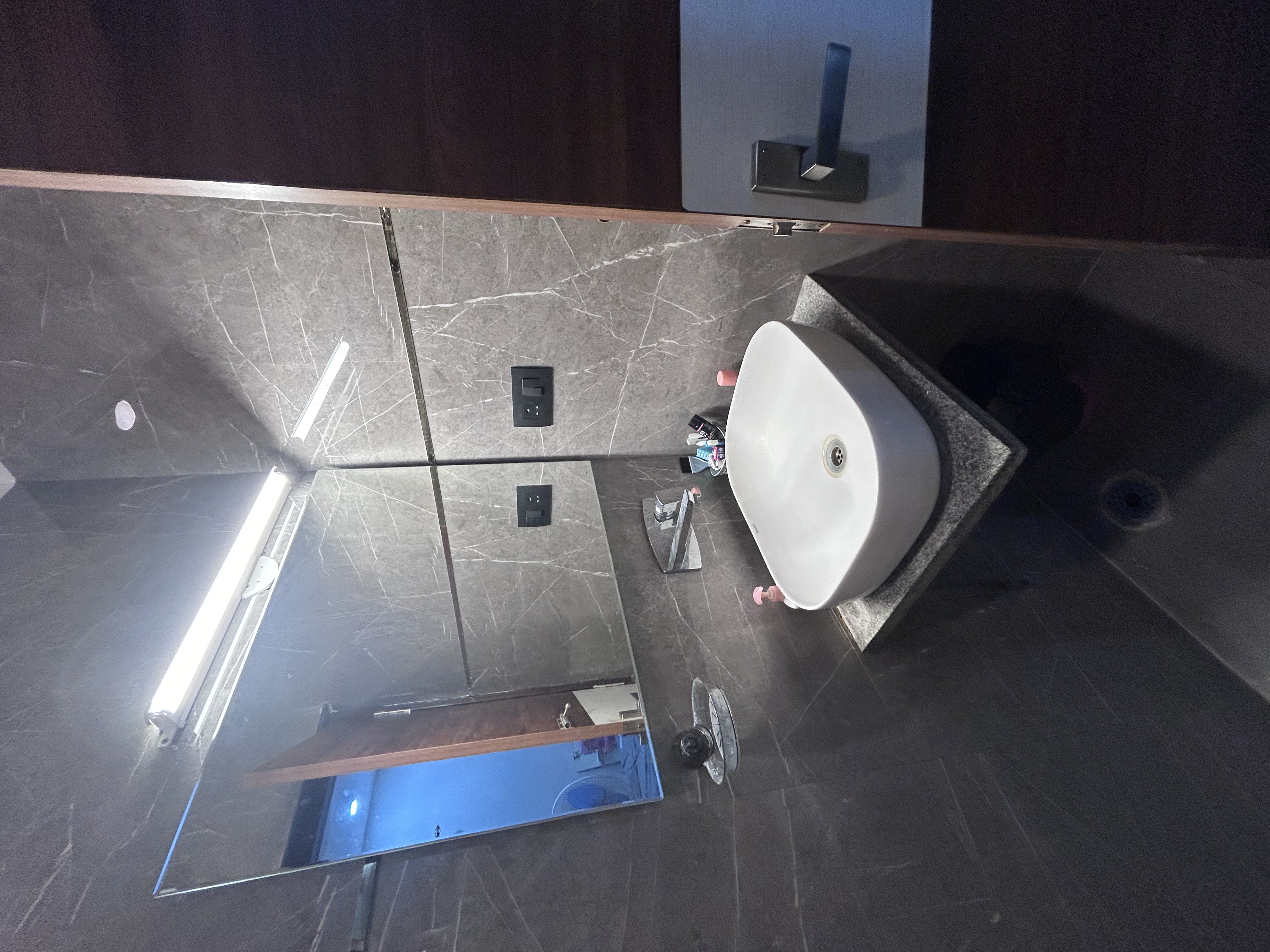 https://findmyroom-property-images-india.s3.ap-south-1.amazonaws.com/bjqbu-1724754260267-77735.jpeg