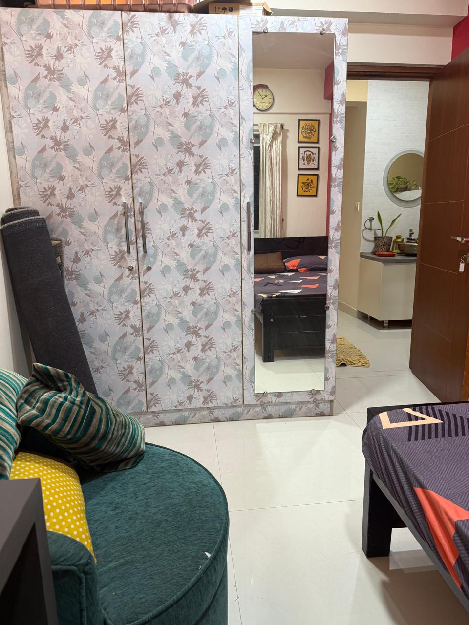 https://findmyroom-property-images-india.s3.ap-south-1.amazonaws.com/bkjgr-1758968130630-02720.jpeg
