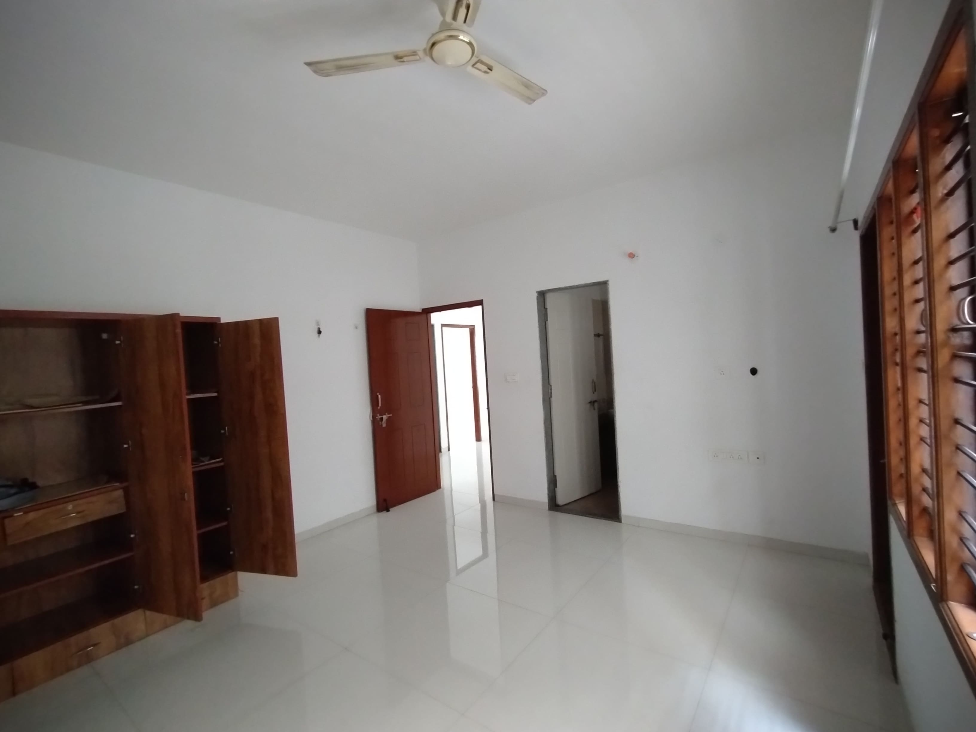 https://findmyroom-property-images-india.s3.ap-south-1.amazonaws.com/bqylv-1698946142668-34031.jpg
