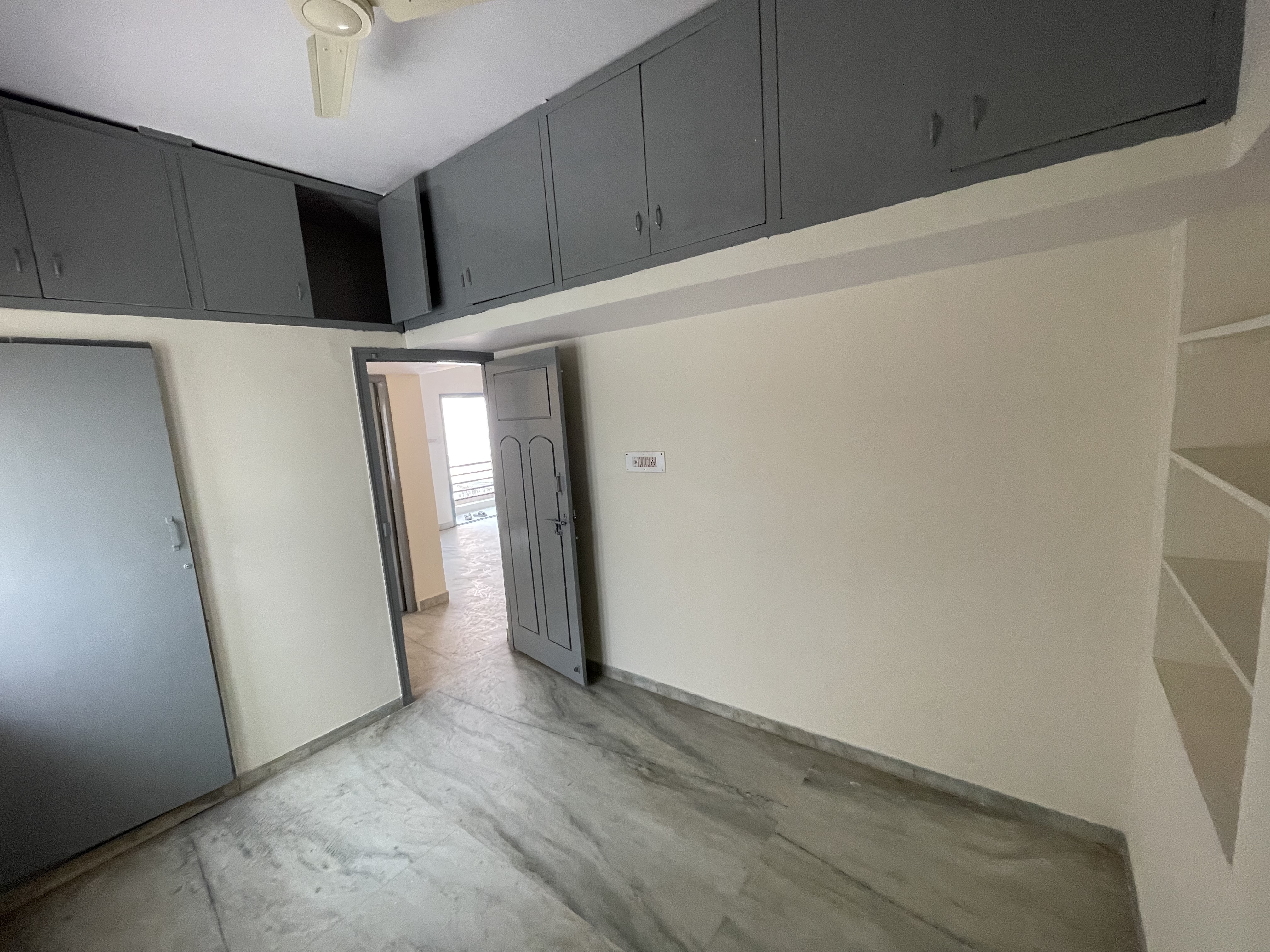 https://findmyroom-property-images-india.s3.ap-south-1.amazonaws.com/bsikt-1757746023404-20005.jpeg
