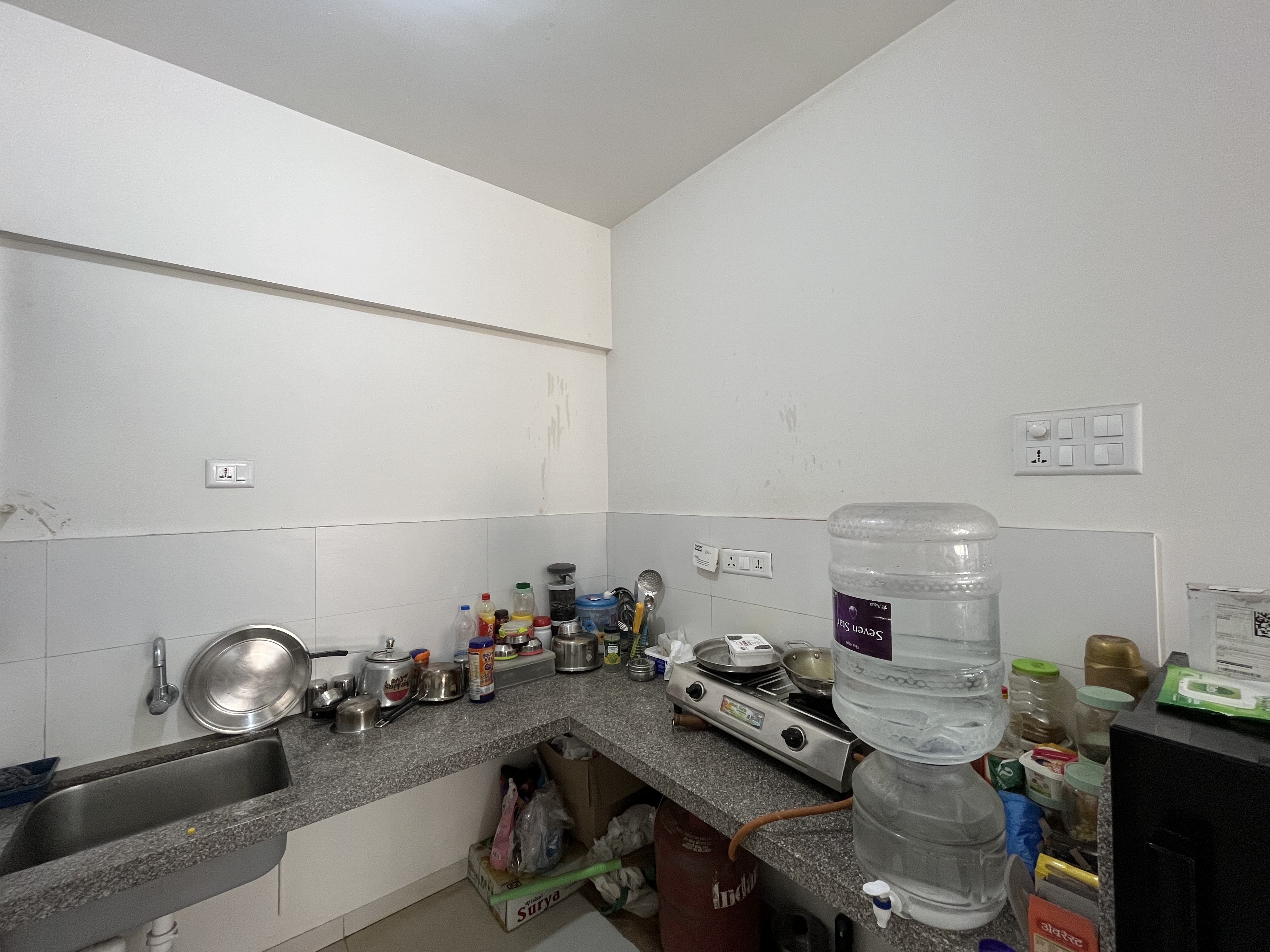 https://findmyroom-property-images-india.s3.ap-south-1.amazonaws.com/bswlg-1689674109939-20506.jpeg