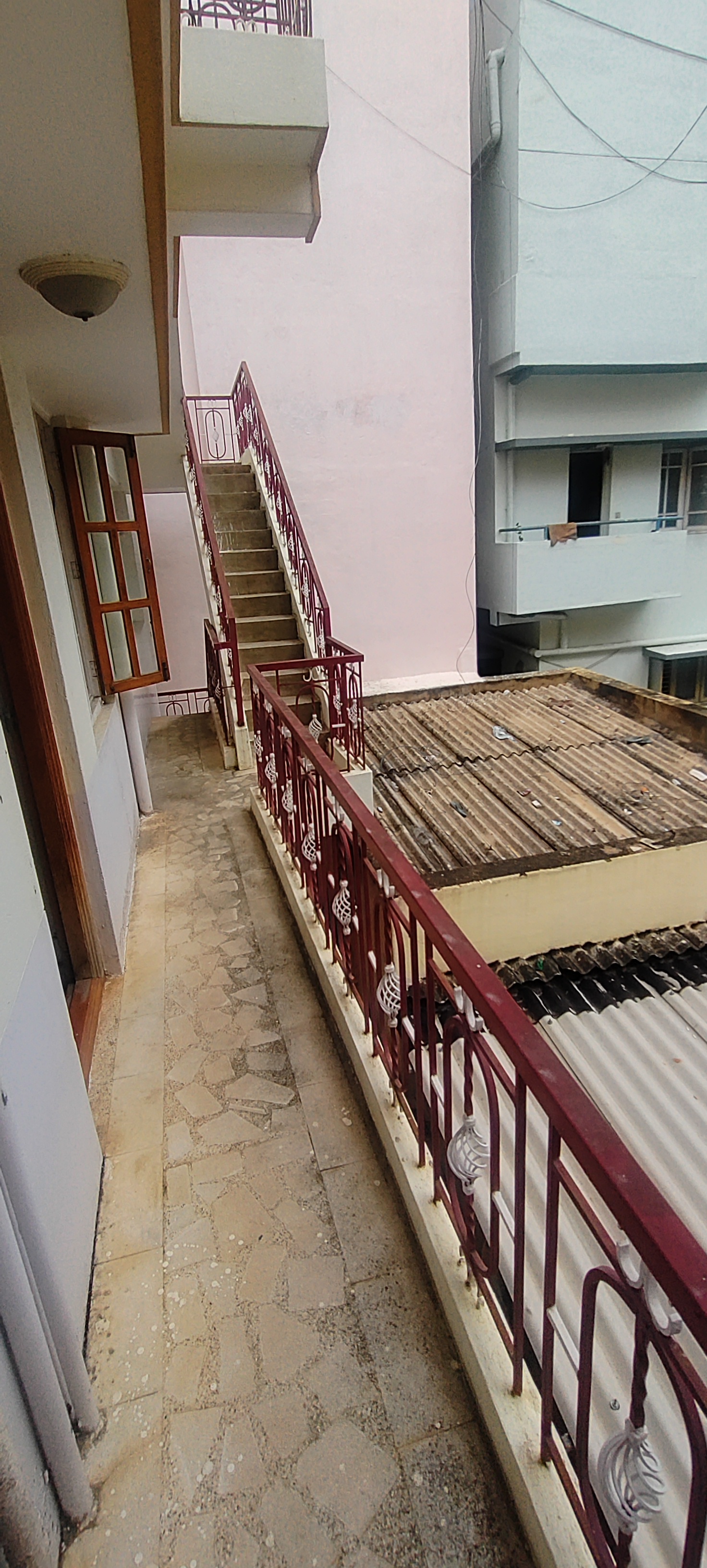 https://findmyroom-property-images-india.s3.ap-south-1.amazonaws.com/bwxvl-1726401280545-73637.jpg