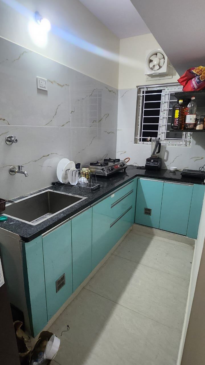 https://findmyroom-property-images-india.s3.ap-south-1.amazonaws.com/byjtw-1760192529086-33837