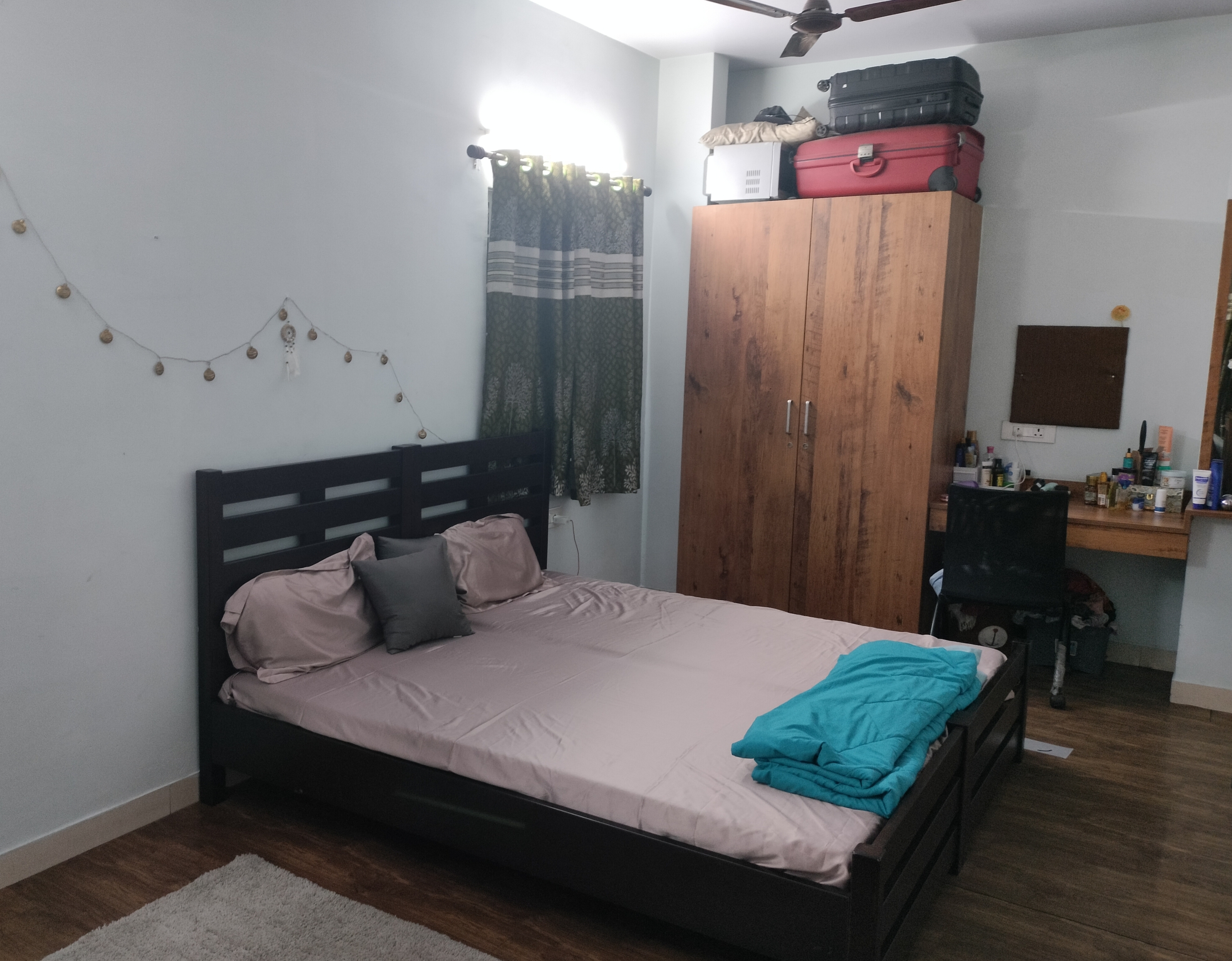 https://findmyroom-property-images-india.s3.ap-south-1.amazonaws.com/cbdld-1737213129231-68838.jpg