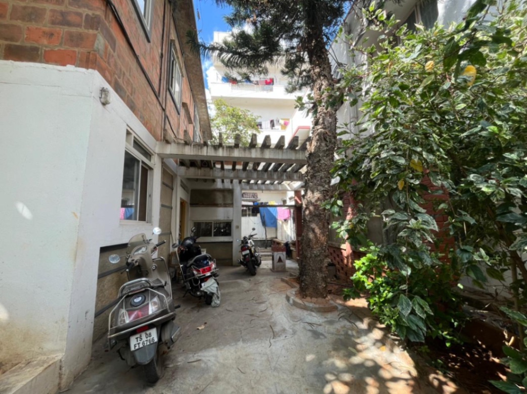 https://findmyroom-property-images-india.s3.ap-south-1.amazonaws.com/cblyk-1759771976549-80671