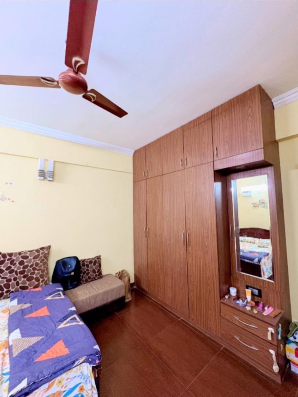 https://findmyroom-property-images-india.s3.ap-south-1.amazonaws.com/ccxoz-1771429634675-83085