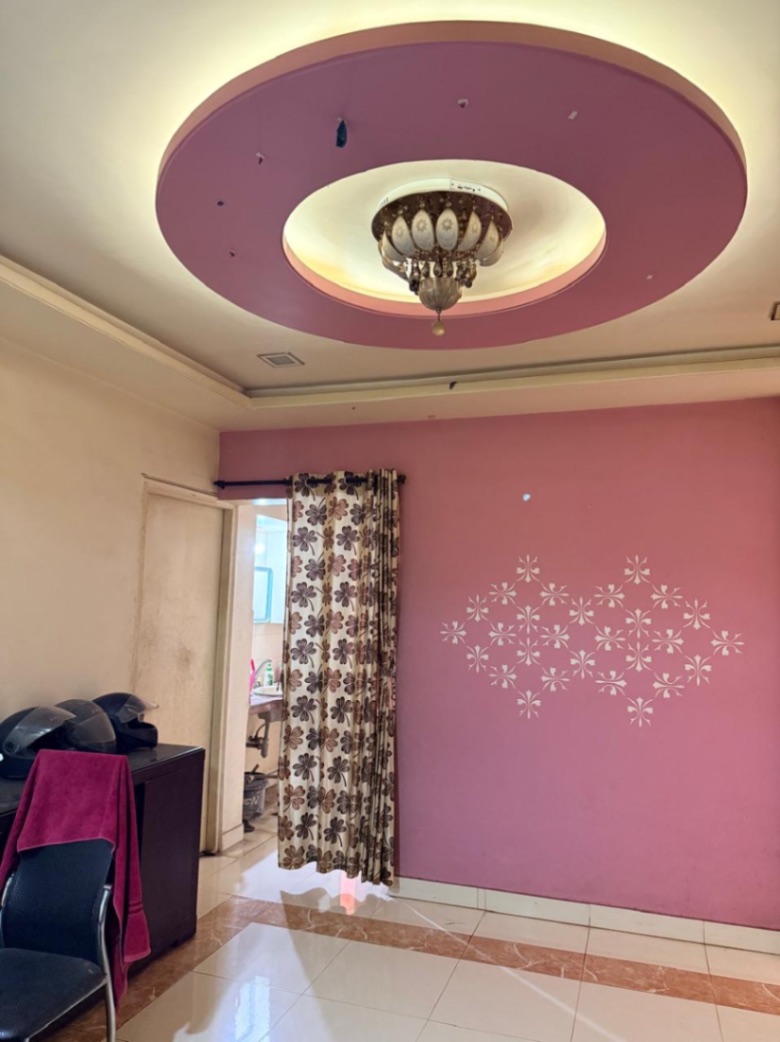 https://findmyroom-property-images-india.s3.ap-south-1.amazonaws.com/cepge-1759917694854-21166