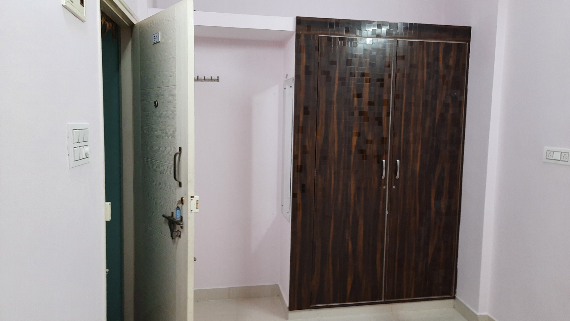 https://findmyroom-property-images-india.s3.ap-south-1.amazonaws.com/cfemr-1773650165192-86600