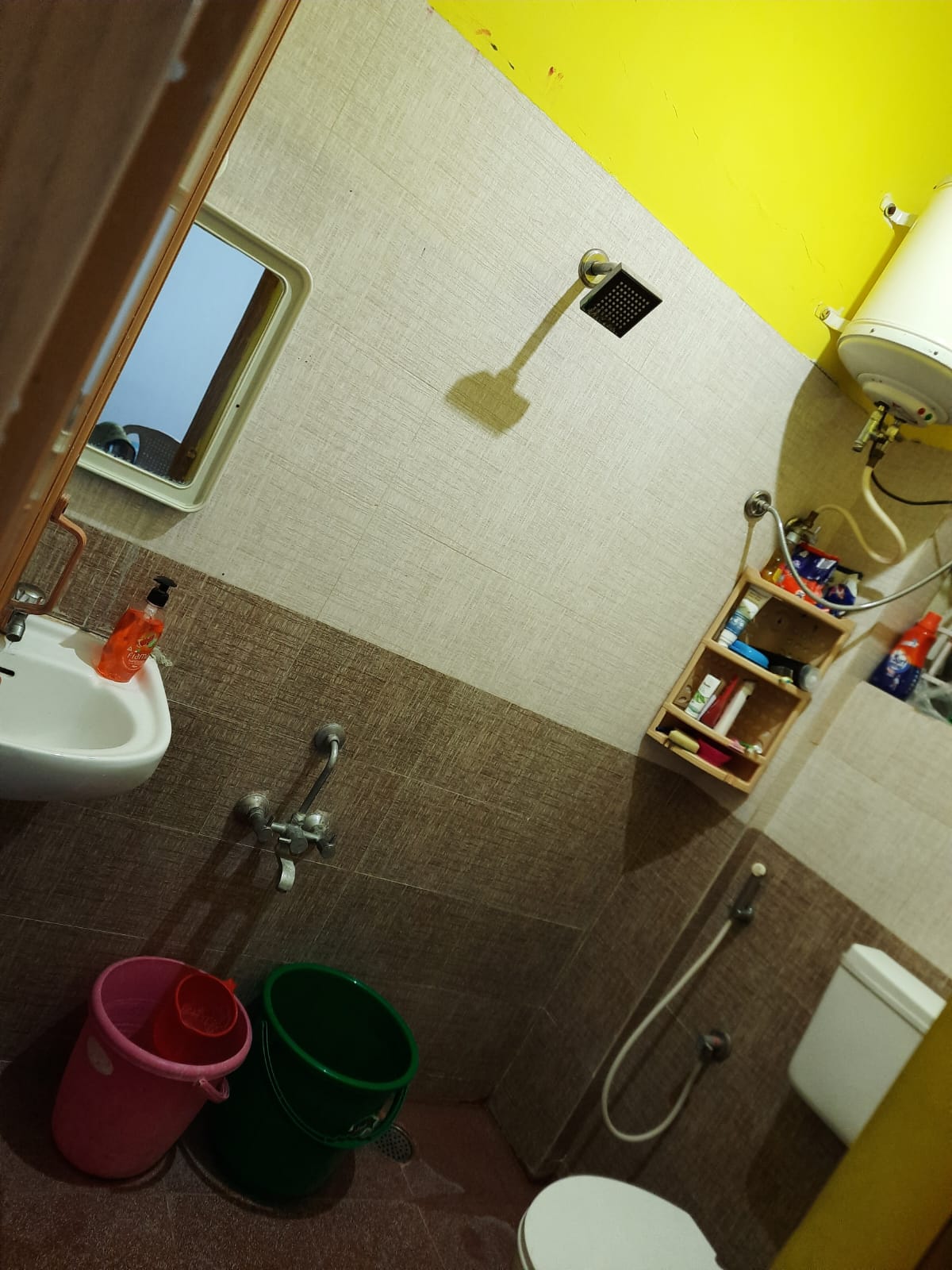 https://findmyroom-property-images-india.s3.ap-south-1.amazonaws.com/cgjrl-1674020410096-44470.jpg