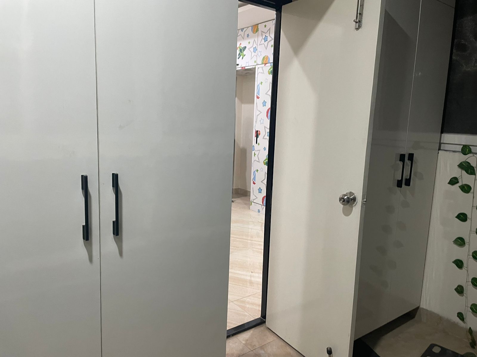 https://findmyroom-property-images-india.s3.ap-south-1.amazonaws.com/cgkbh-1714134232382-53040.jpeg