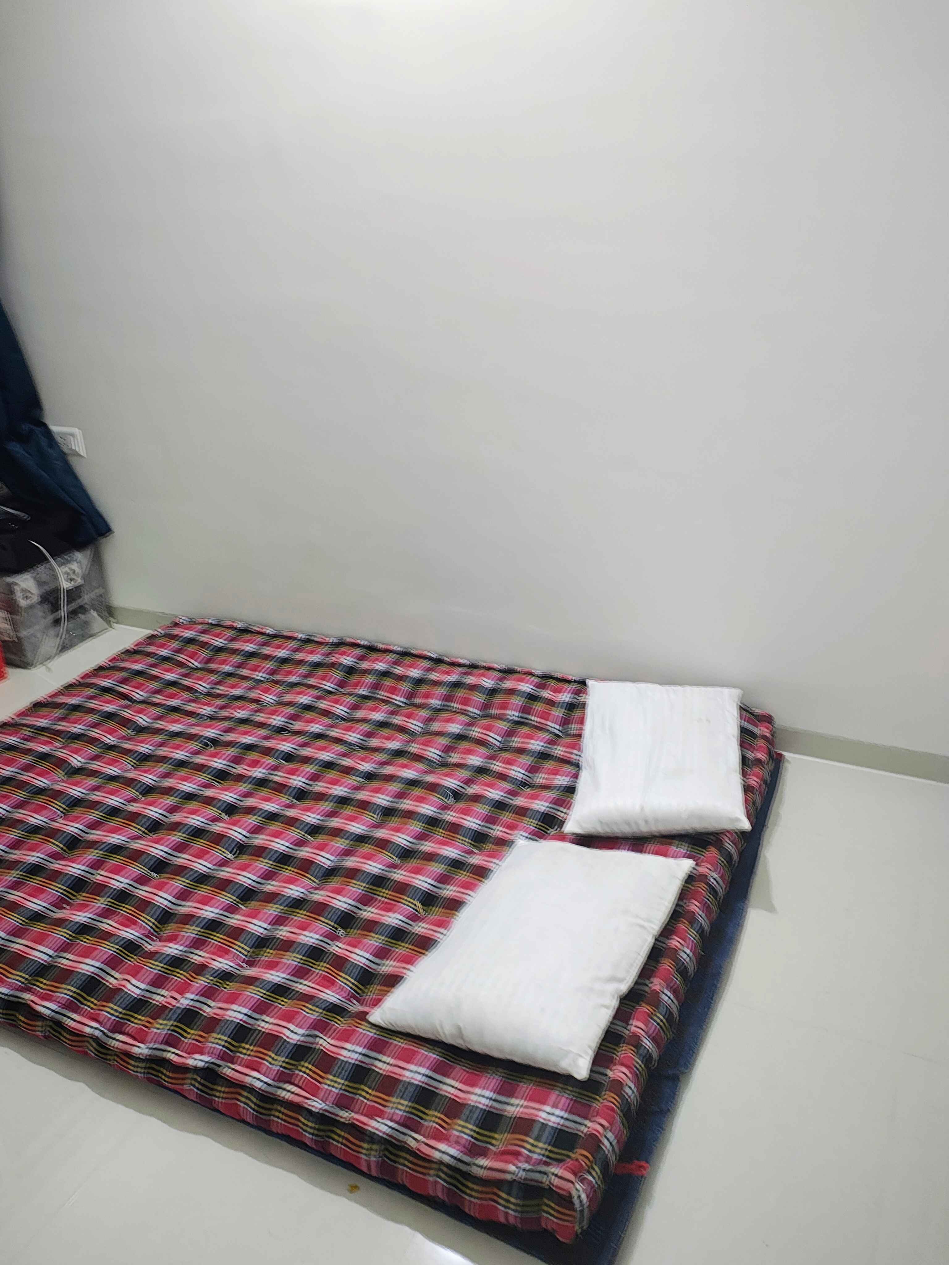 https://findmyroom-property-images-india.s3.ap-south-1.amazonaws.com/chyra-1759119346299-73221.jpg