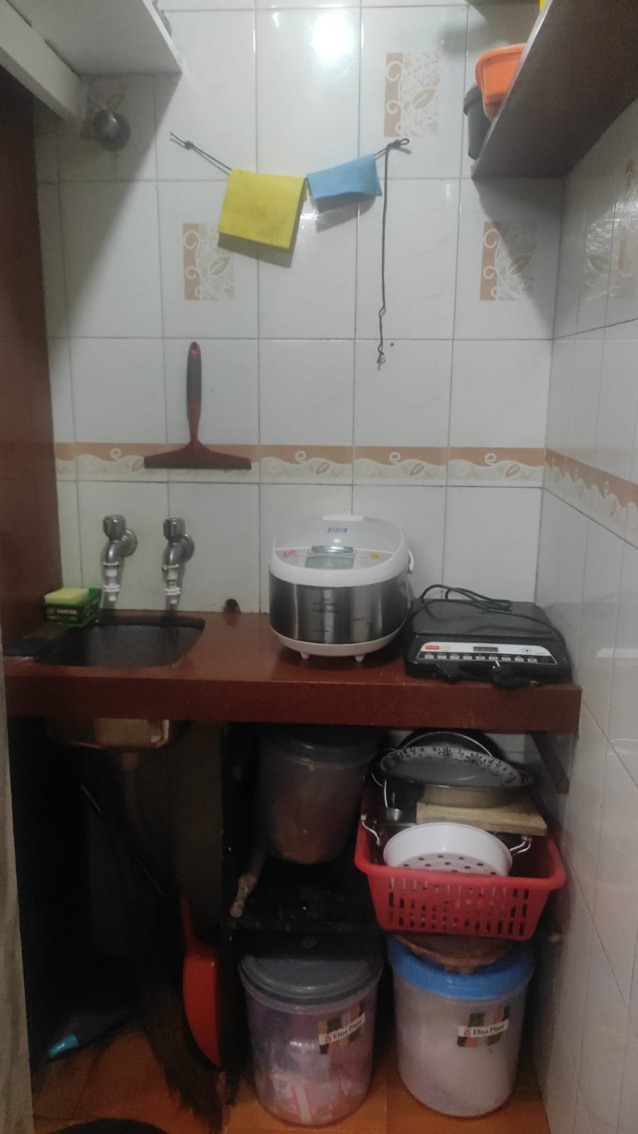 https://findmyroom-property-images-india.s3.ap-south-1.amazonaws.com/clflg-1750655484050-68234.jpg