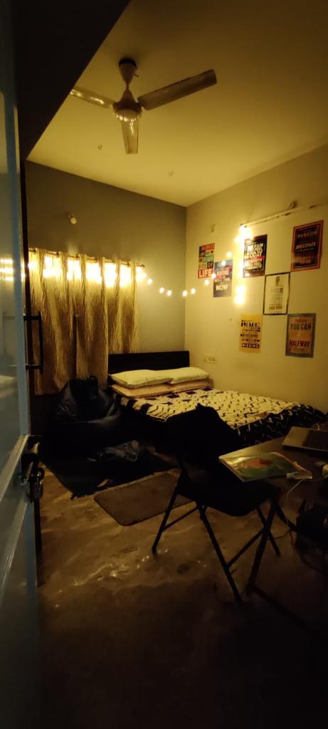 https://findmyroom-property-images-india.s3.ap-south-1.amazonaws.com/clssn-1696744549377-30351.jpg