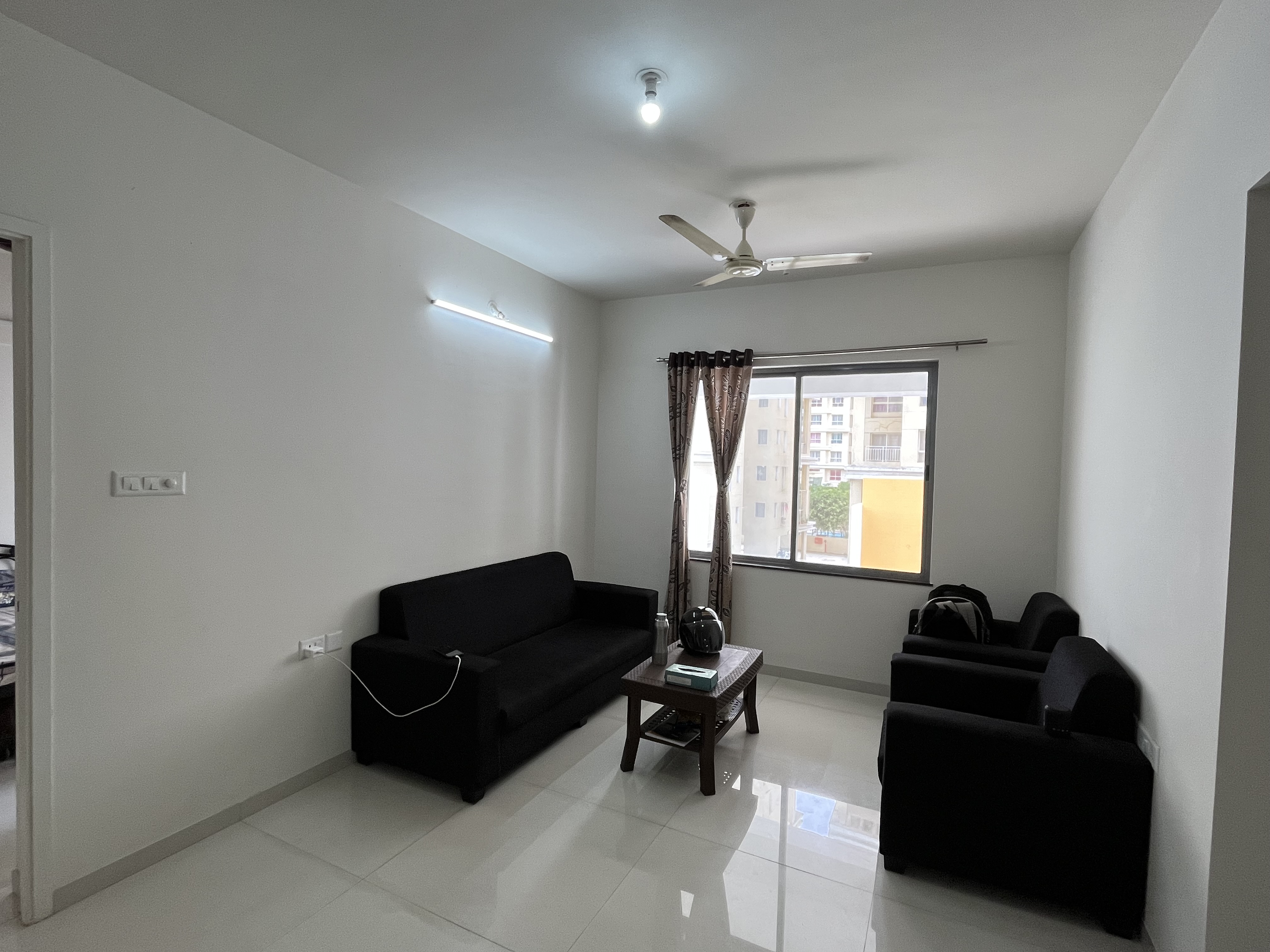 https://findmyroom-property-images-india.s3.ap-south-1.amazonaws.com/cnonk-1689674109897-33223.jpeg