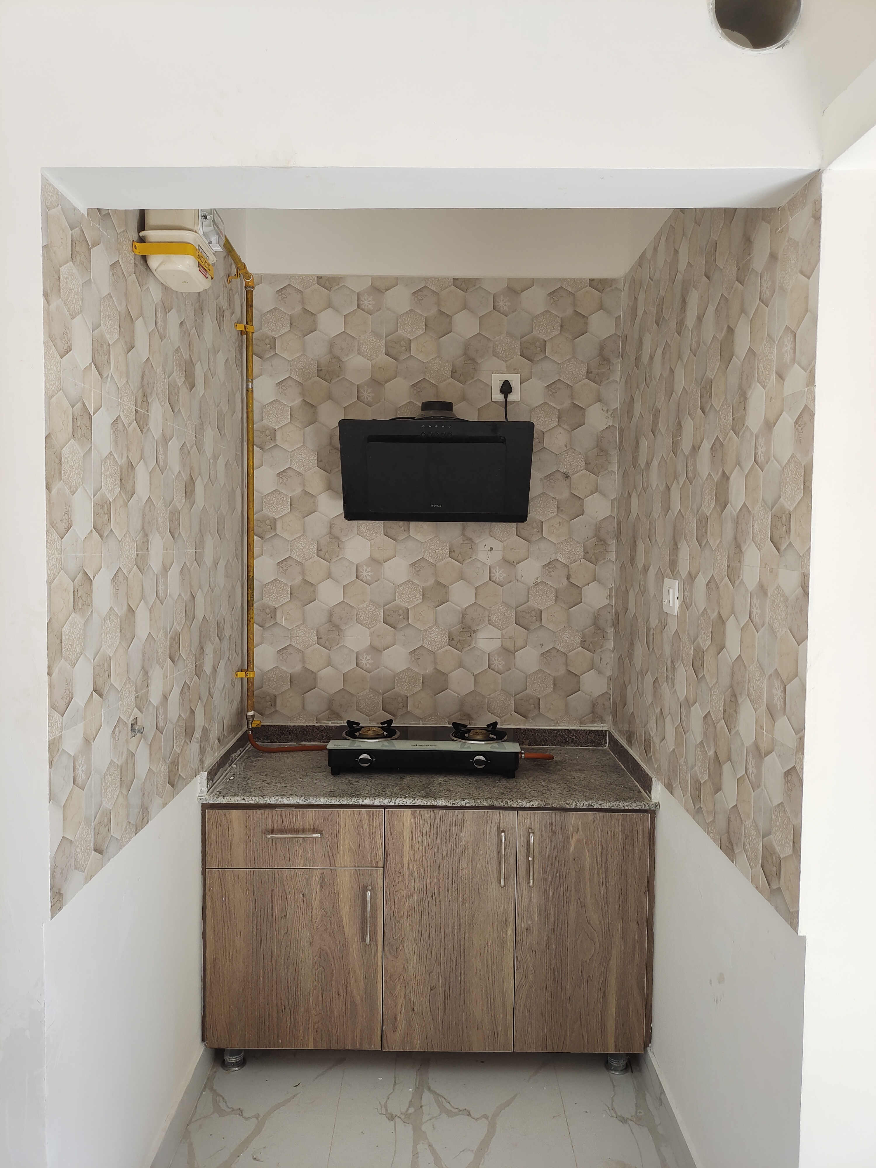 https://findmyroom-property-images-india.s3.ap-south-1.amazonaws.com/cofeo-1701066118638-11053.jpg