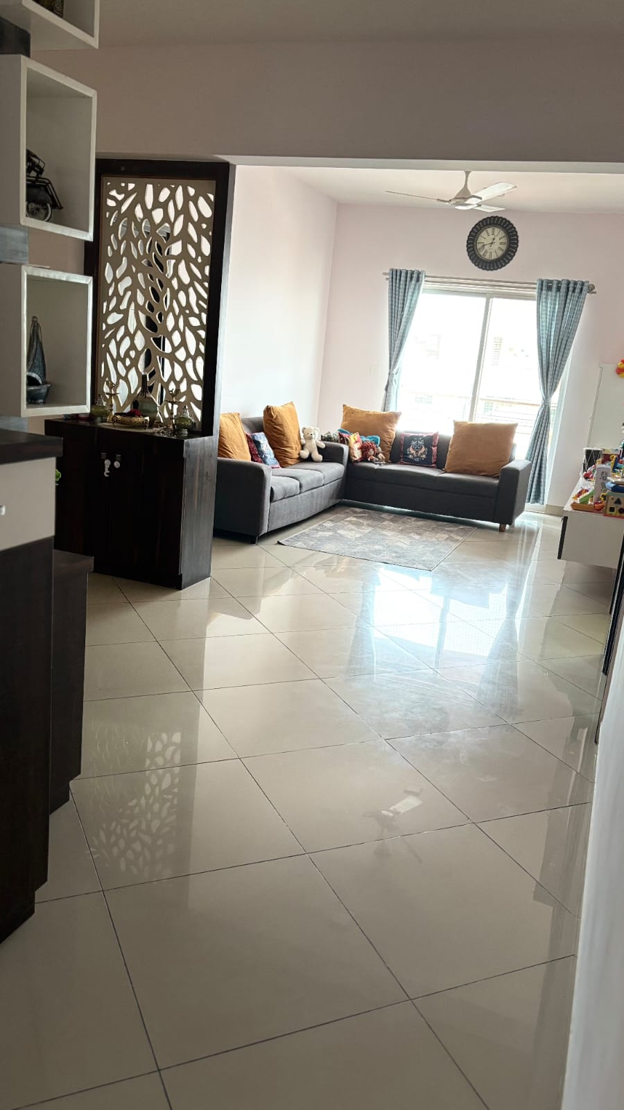 https://findmyroom-property-images-india.s3.ap-south-1.amazonaws.com/coohf-1756884600399-74862.jpg