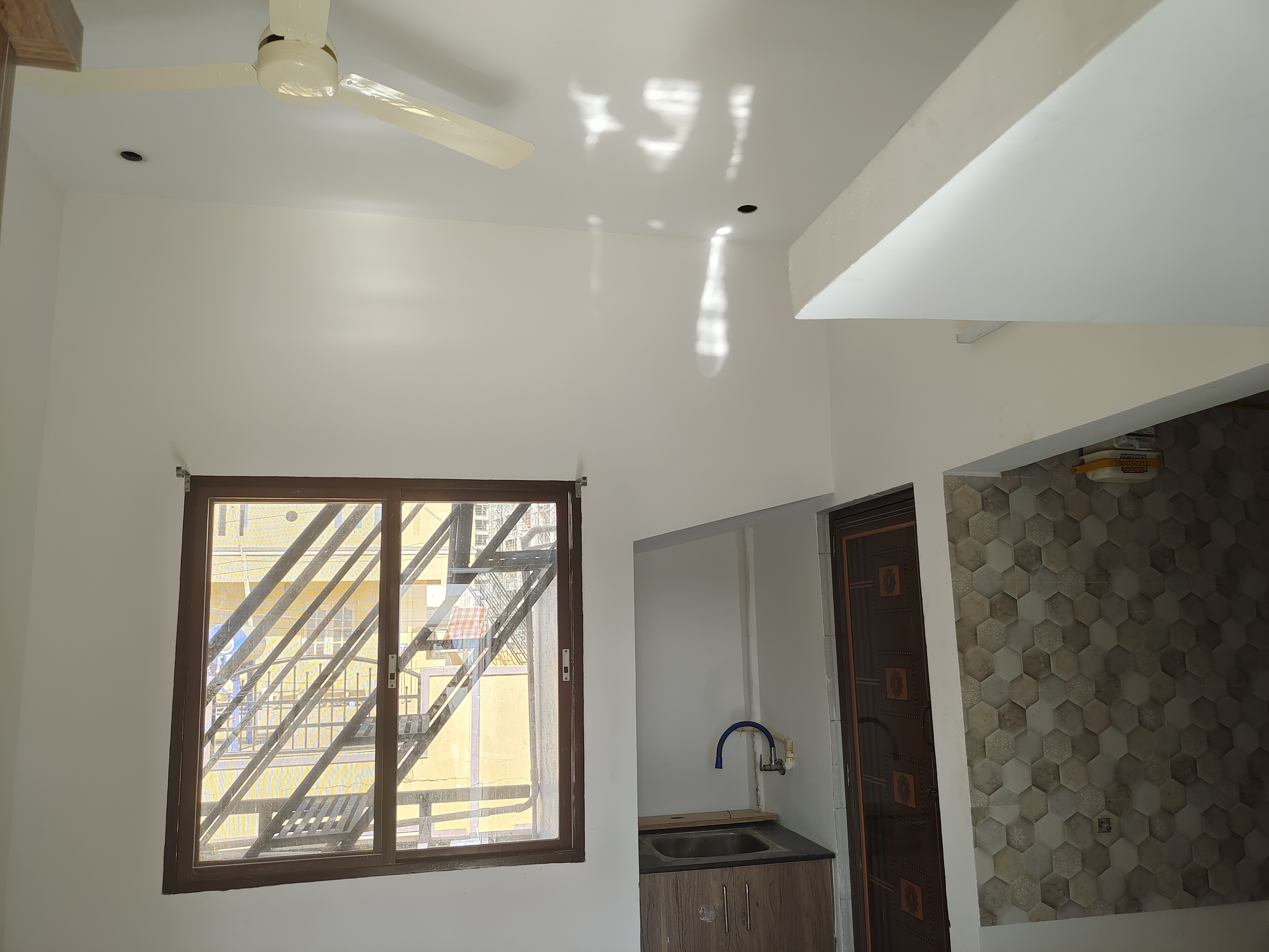 https://findmyroom-property-images-india.s3.ap-south-1.amazonaws.com/cprtw-1701066118740-84350.jpg