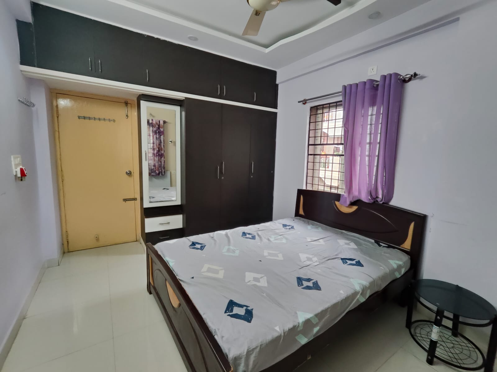 https://findmyroom-property-images-india.s3.ap-south-1.amazonaws.com/cvnzc-1721618046100-61844.jpg