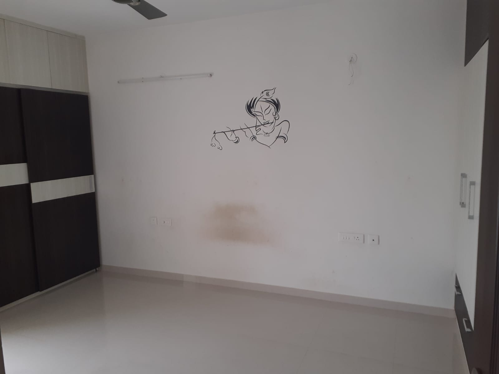 https://findmyroom-property-images-india.s3.ap-south-1.amazonaws.com/cwhsh-1719481485090-00885.jpeg