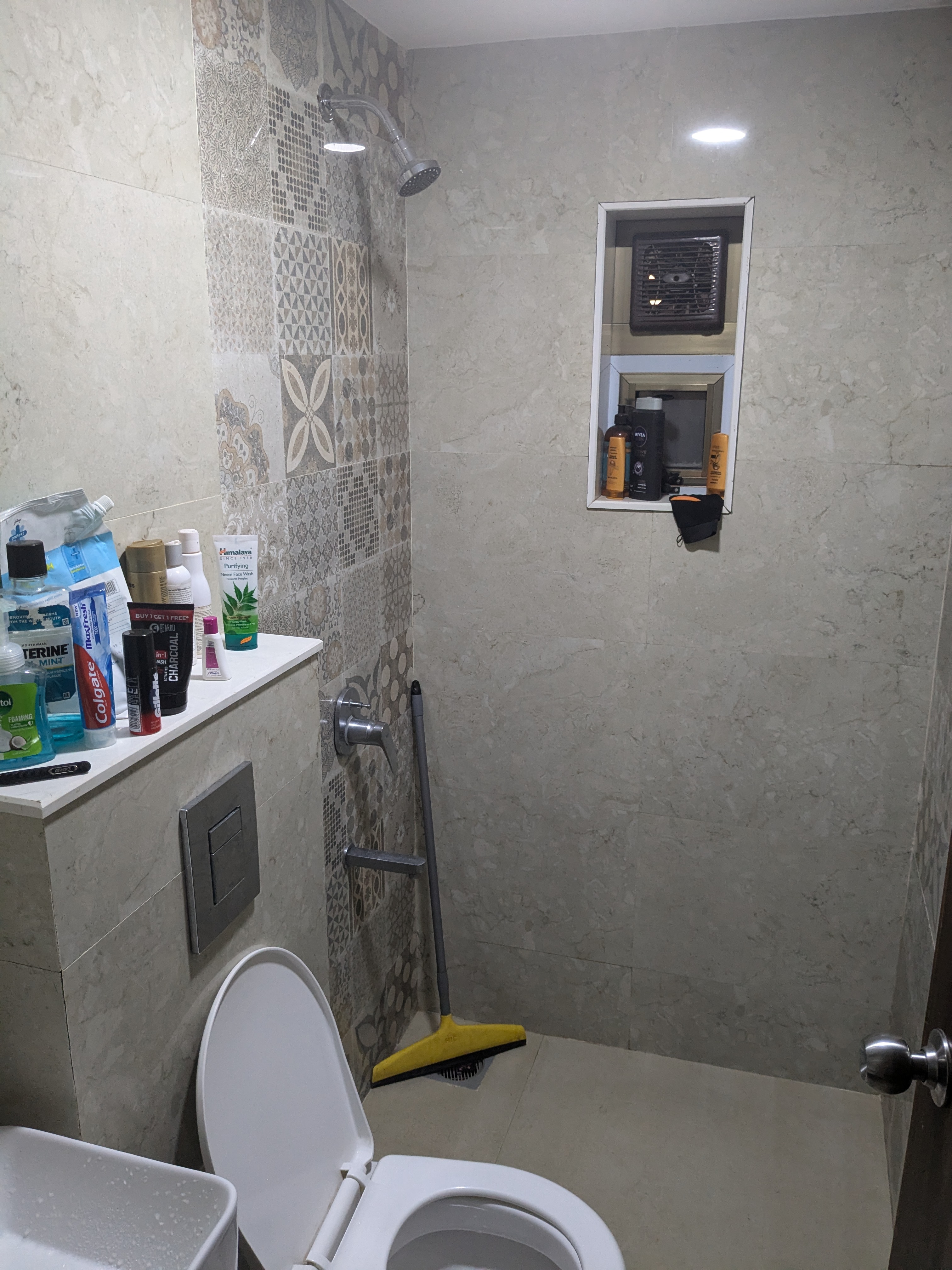 https://findmyroom-property-images-india.s3.ap-south-1.amazonaws.com/cwpat-1733424110603-25710.jpg
