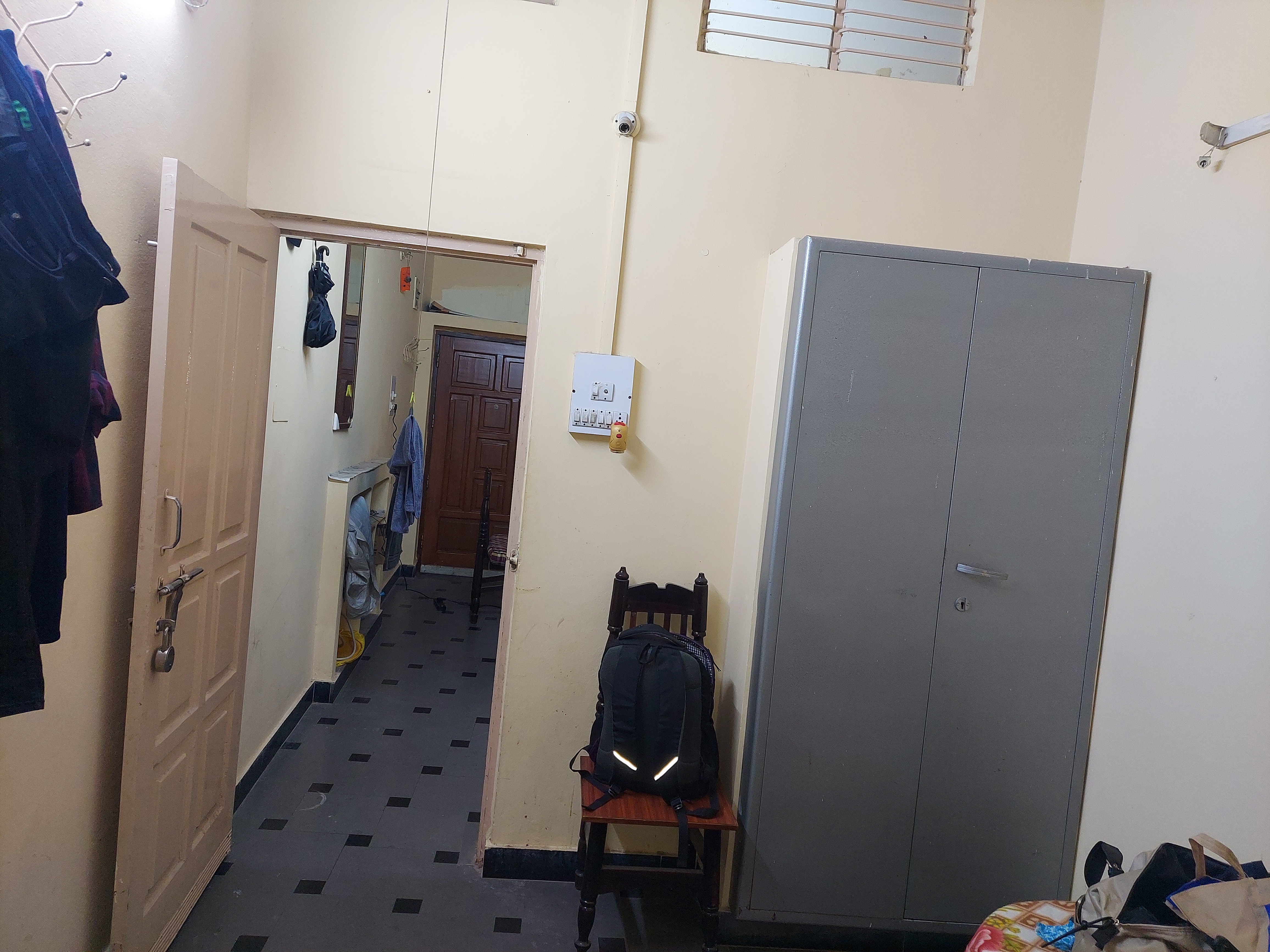 https://findmyroom-property-images-india.s3.ap-south-1.amazonaws.com/cxtfc-1694691386453-37660.jpg