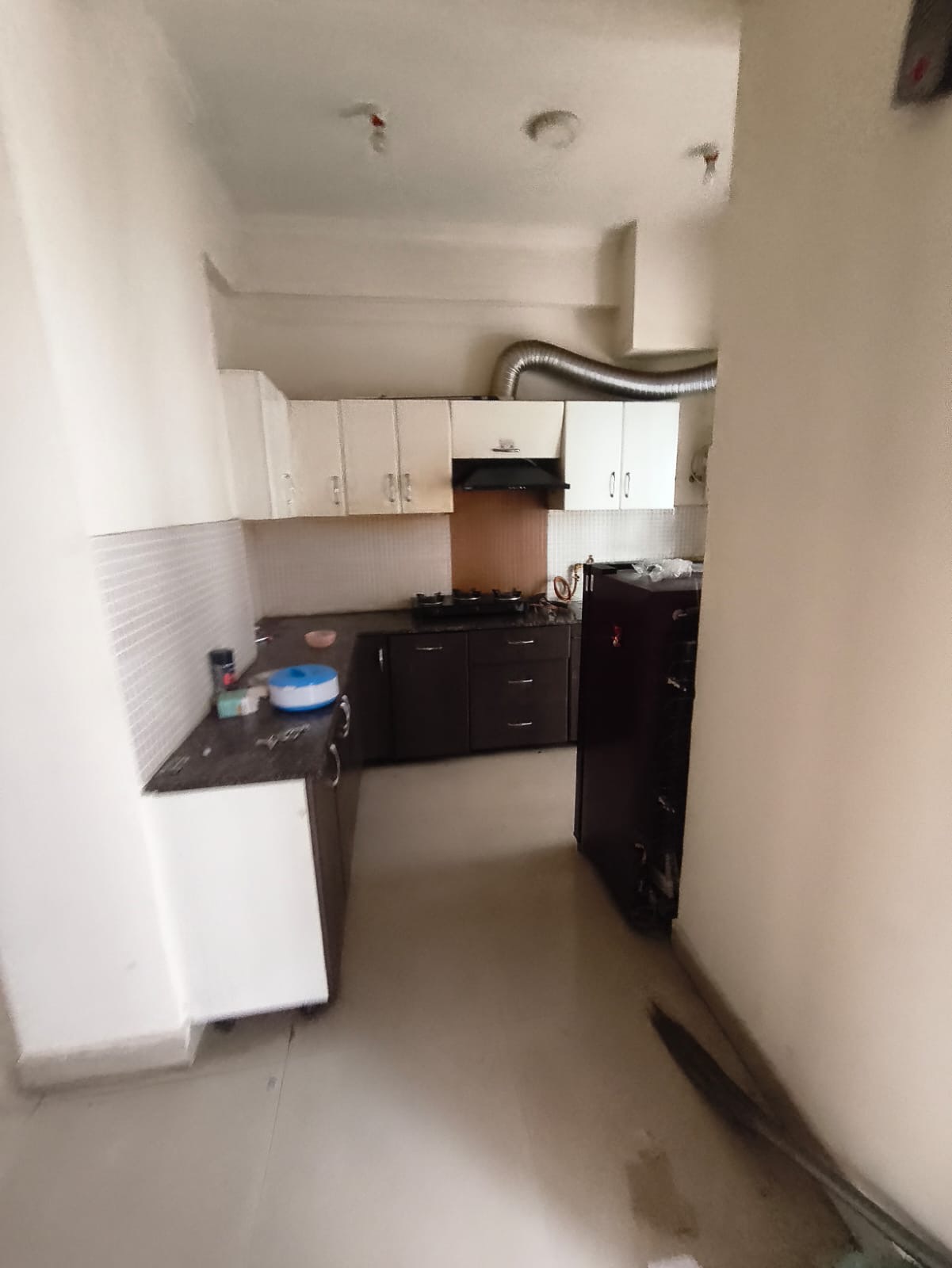 https://findmyroom-property-images-india.s3.ap-south-1.amazonaws.com/cylov-1754572075819-47270.jpeg