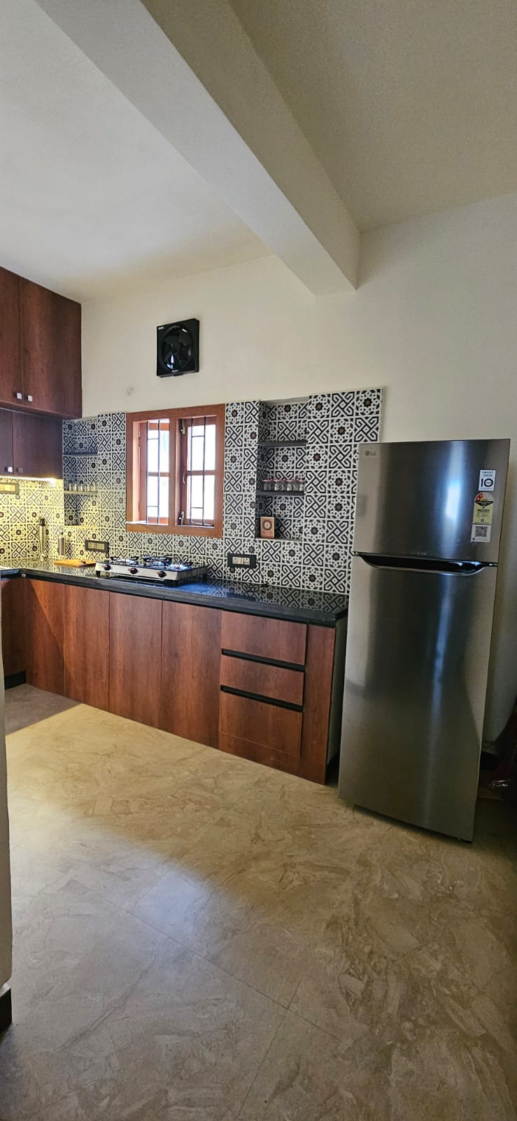 https://findmyroom-property-images-india.s3.ap-south-1.amazonaws.com/czdsd-1758710856241-00245.jpg