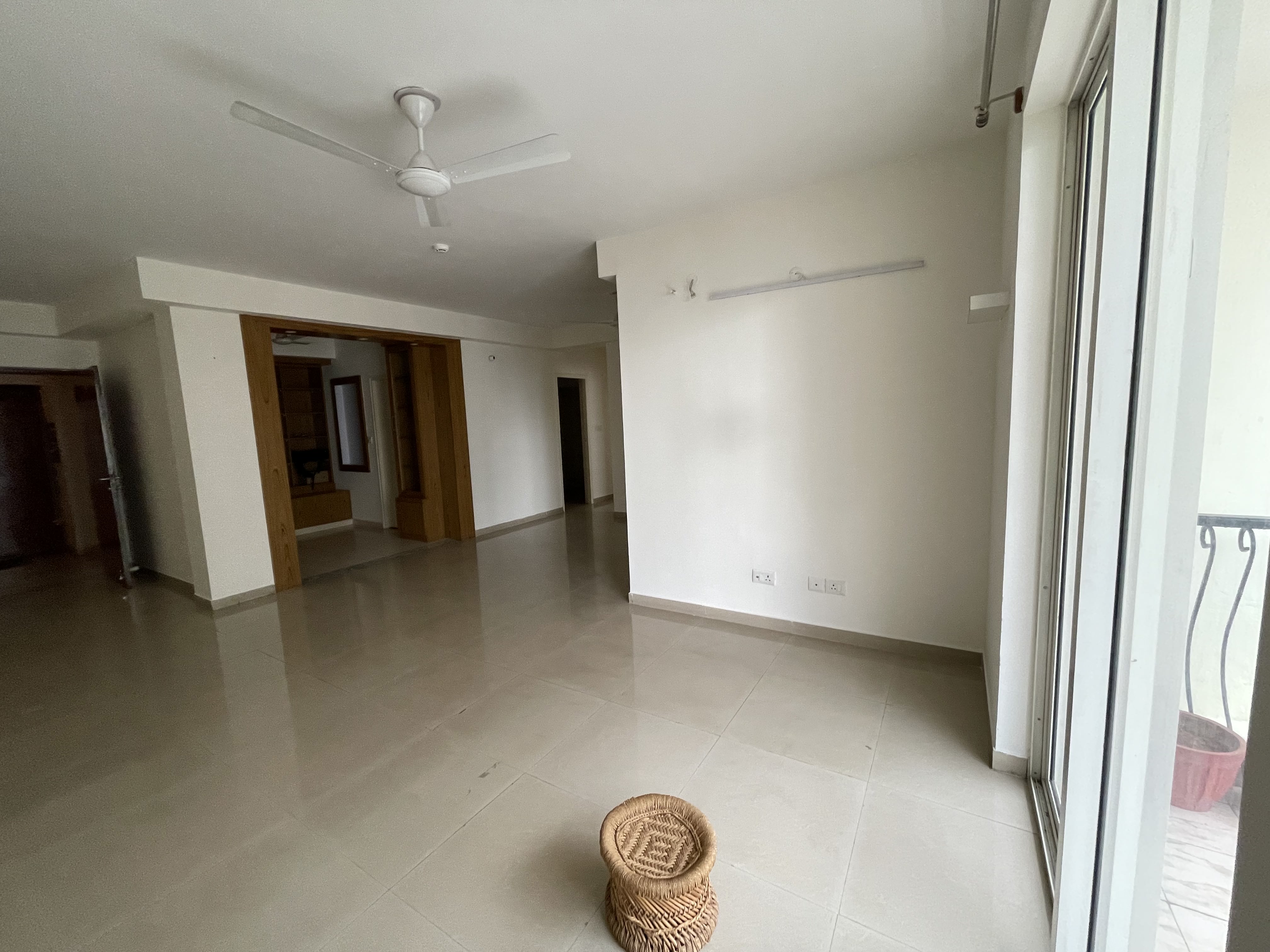 https://findmyroom-property-images-india.s3.ap-south-1.amazonaws.com/czgtr-1688322645368-88102.jpg