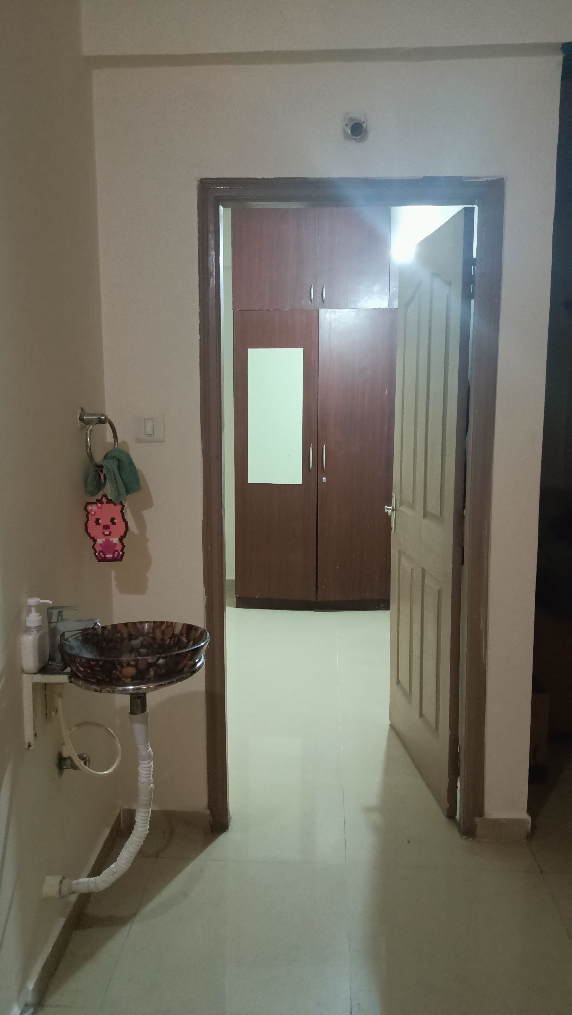 https://findmyroom-property-images-india.s3.ap-south-1.amazonaws.com/dbrkq-1753323027423-07173.jpg