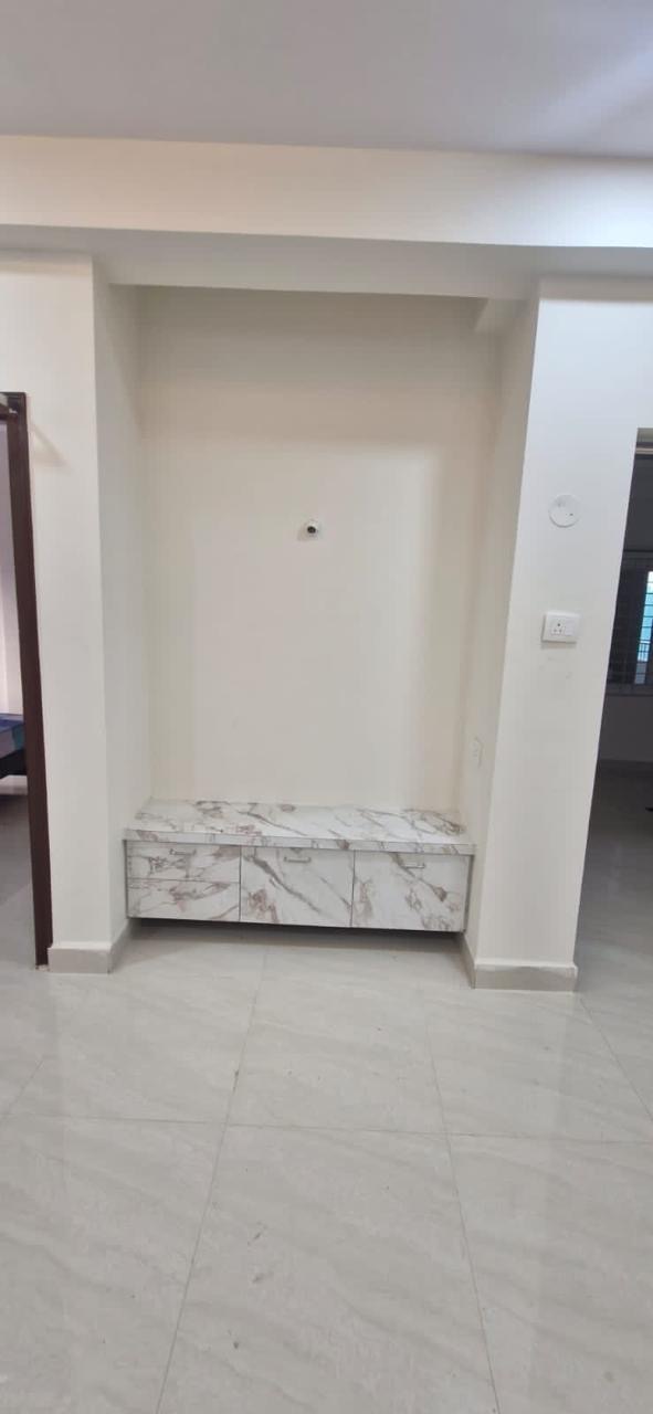 https://findmyroom-property-images-india.s3.ap-south-1.amazonaws.com/dbxkz-1727107985667-28646.jpeg