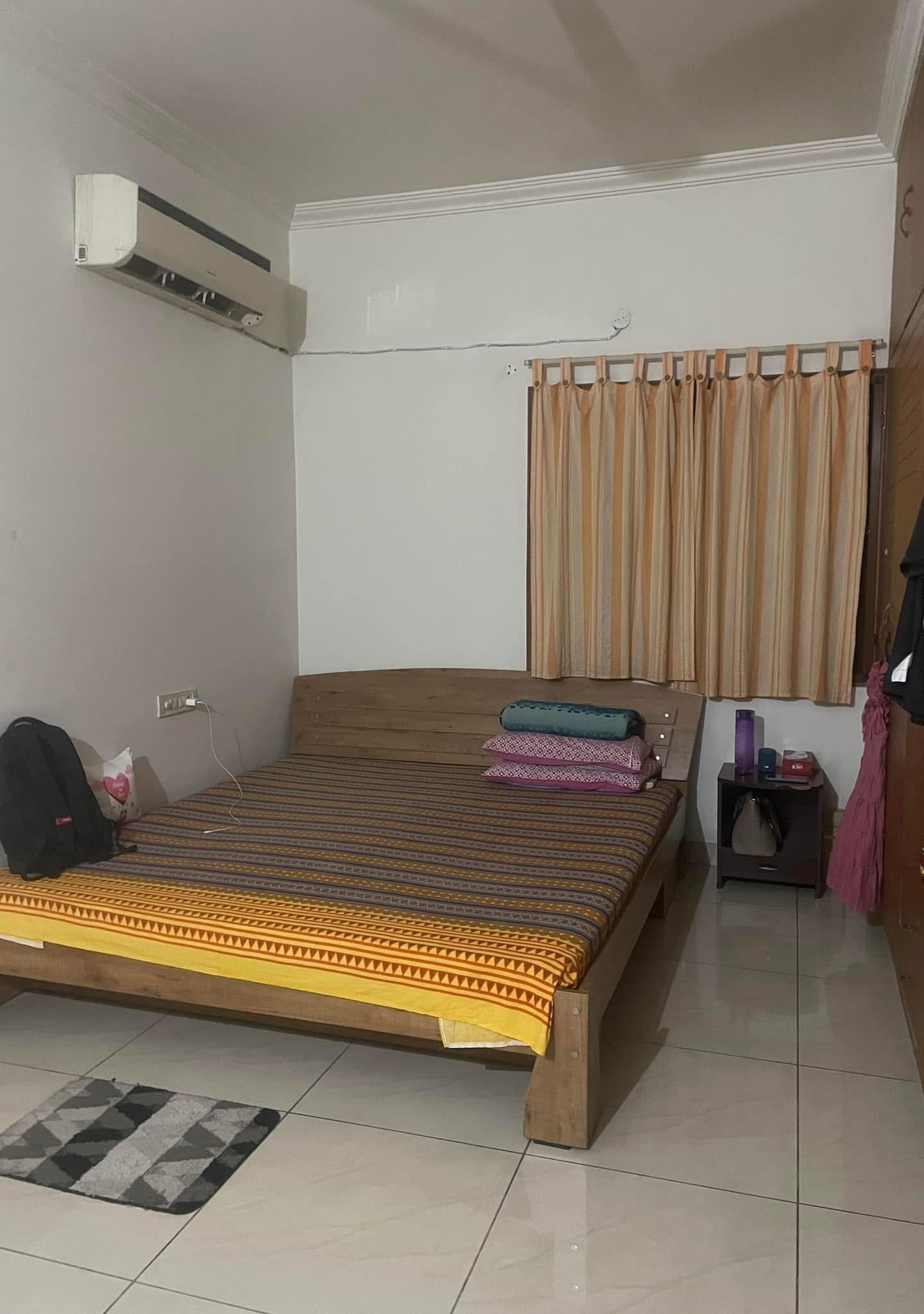 https://findmyroom-property-images-india.s3.ap-south-1.amazonaws.com/dfscf-1742017436625-71556.JPG