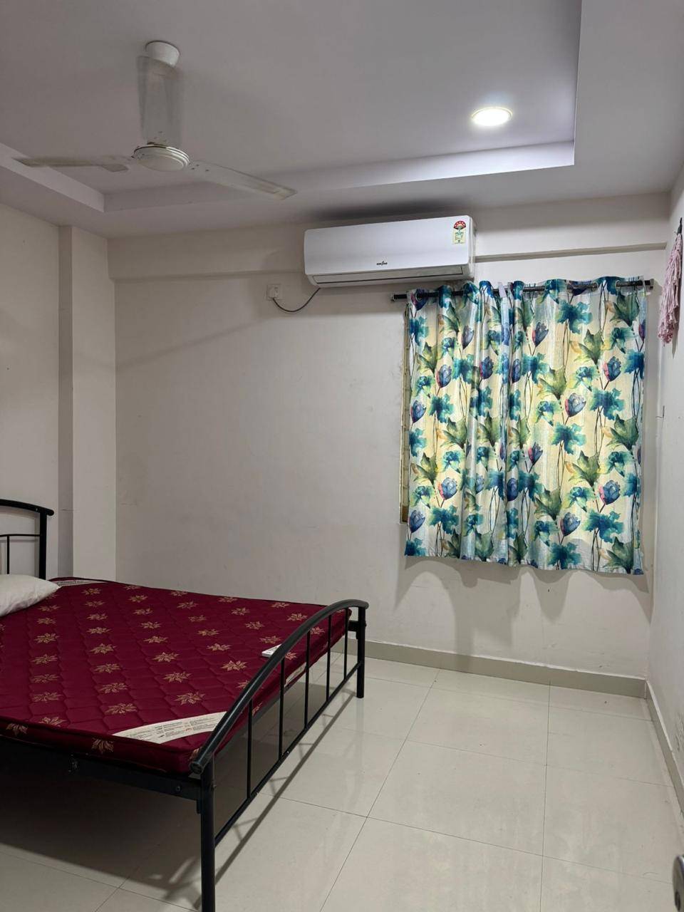 https://findmyroom-property-images-india.s3.ap-south-1.amazonaws.com/dgtdz-1771177344464-54345