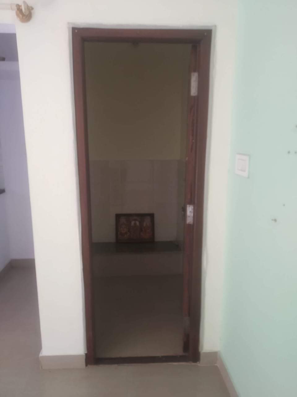https://findmyroom-property-images-india.s3.ap-south-1.amazonaws.com/dkjmd-1712904911933-38604.jpg